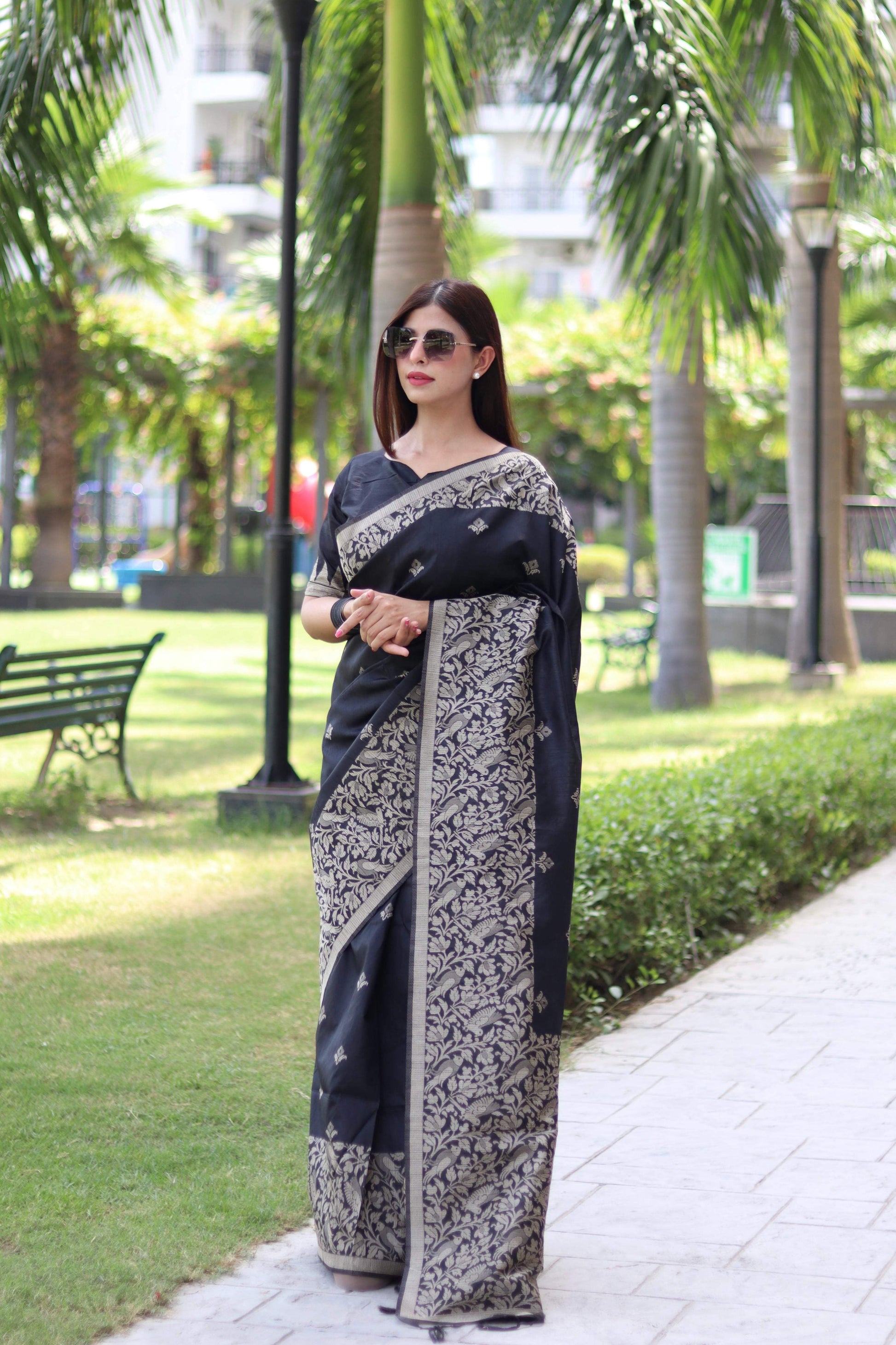 Jyoti Fashion Women's Black Handloom Raw Silk Weaving Pallu Traditional Saree with Blouse | Swadesiicart
