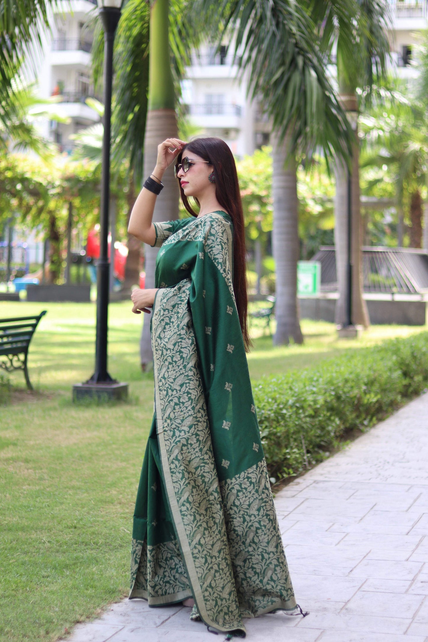 Jyoti Fashion Women's Green Handloom Raw Silk Weaving Pallu Traditional Saree with Blouse | Swadesiicart