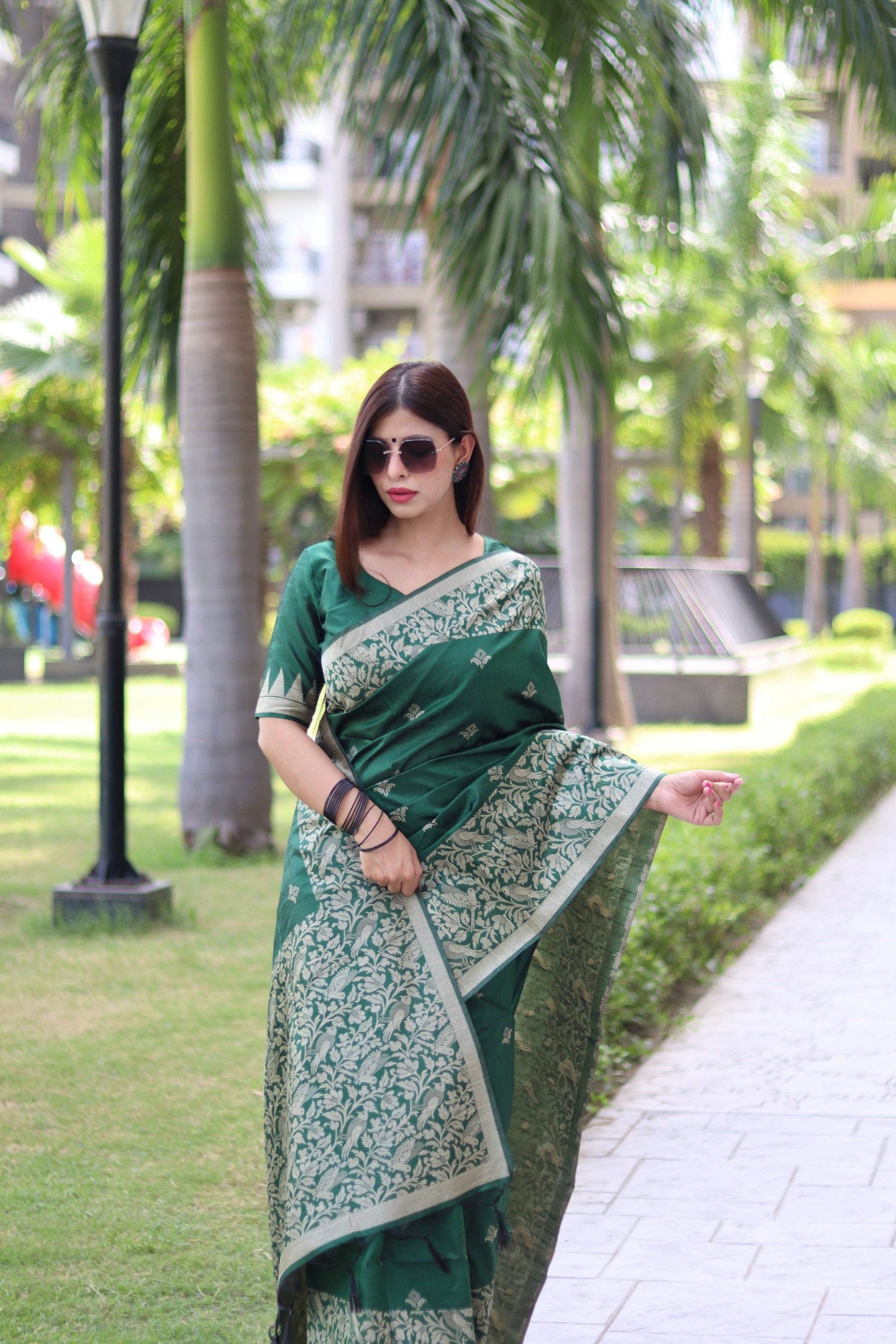 Jyoti Fashion Women's Green Handloom Raw Silk Weaving Pallu Traditional Saree with Blouse | Swadesiicart