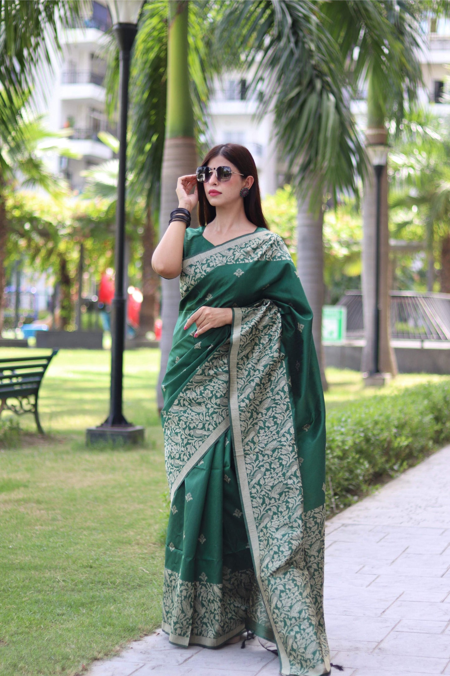 Jyoti Fashion Women's Green Handloom Raw Silk Weaving Pallu Traditional Saree with Blouse | Swadesiicart