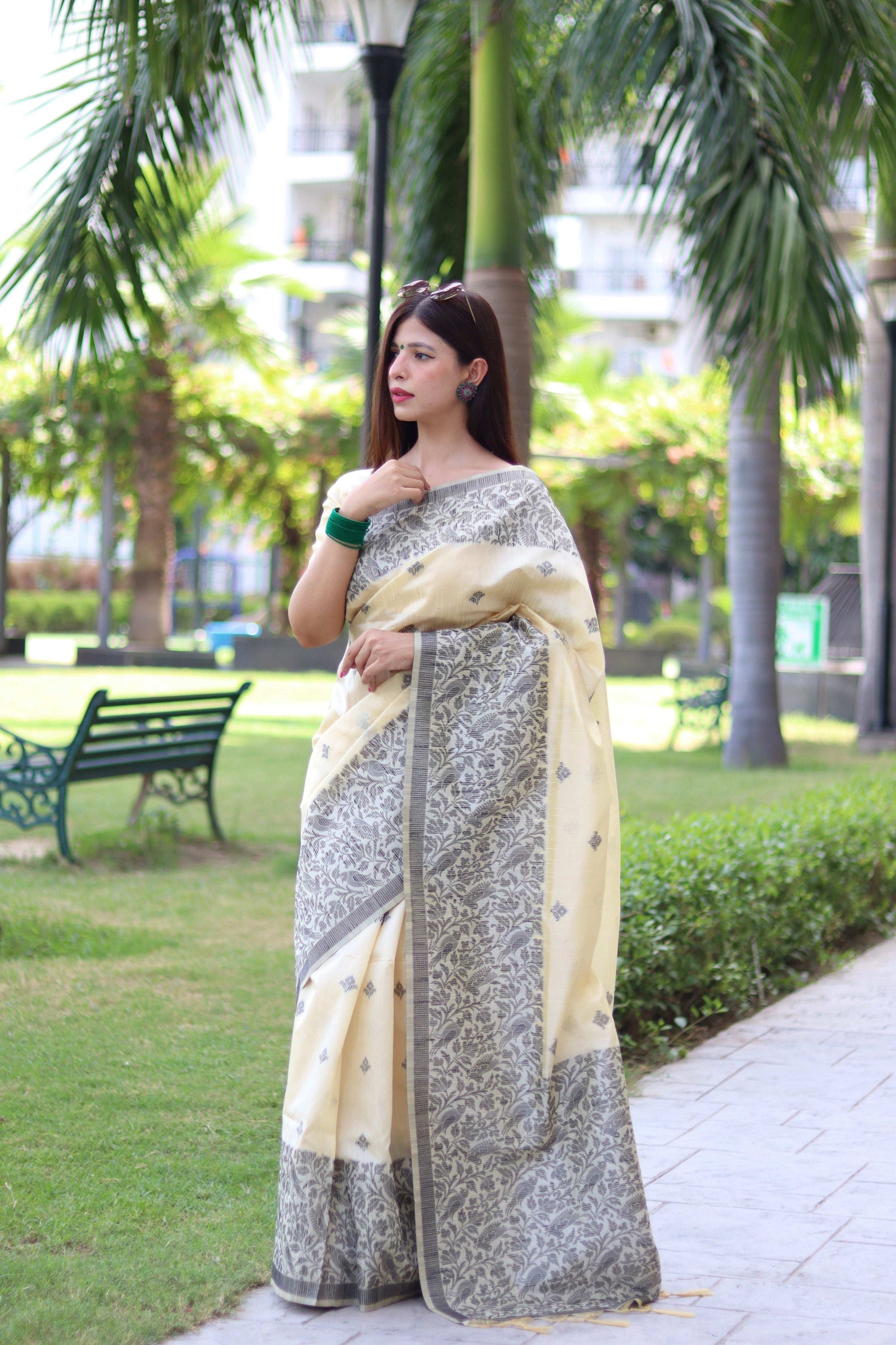 Jyoti Fashion Women's Cream Handloom Raw Silk Weaving Pallu Traditional Saree with Blouse | Swadesiicart