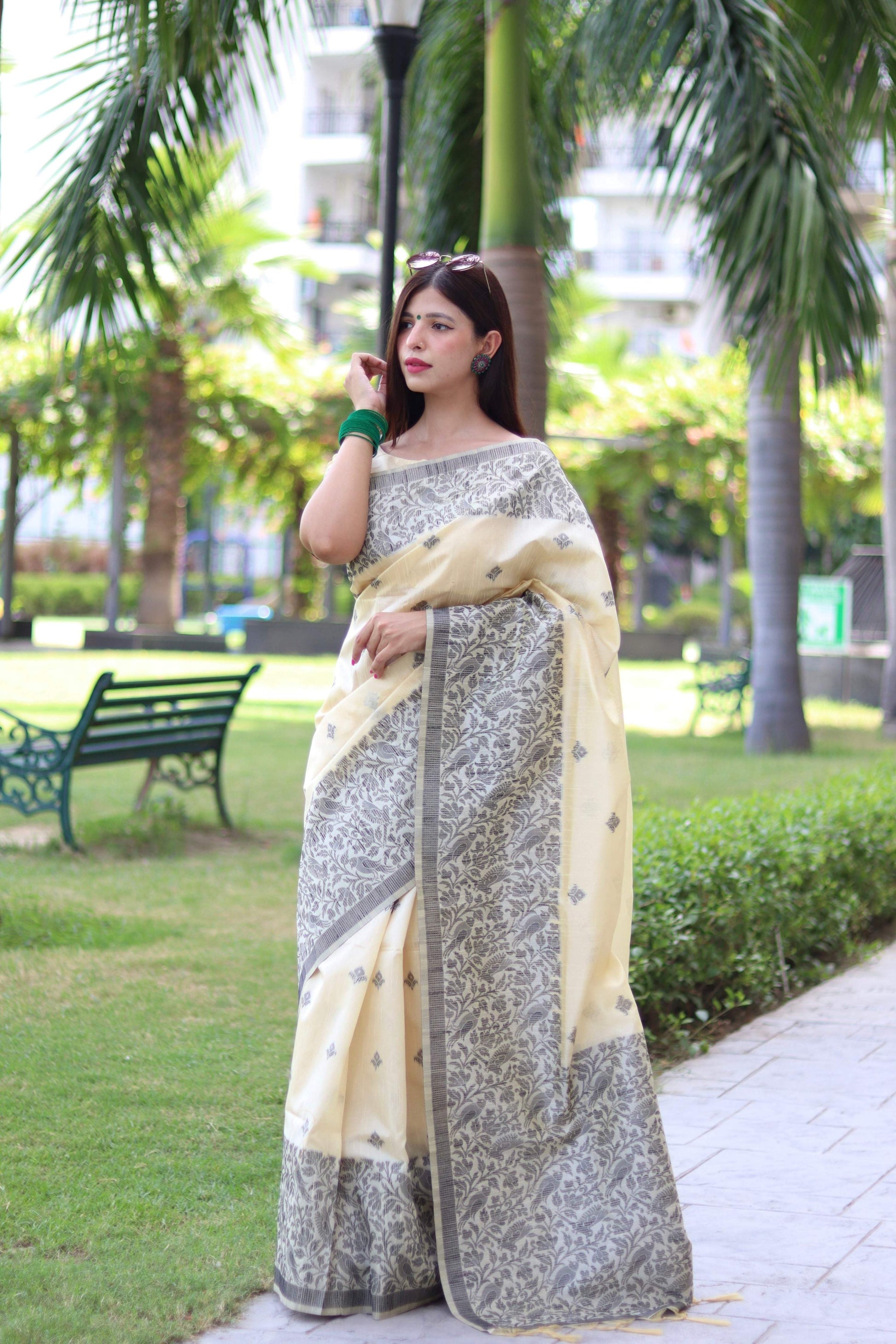 Jyoti Fashion Women's Cream Handloom Raw Silk Weaving Pallu Traditional Saree with Blouse | Swadesiicart