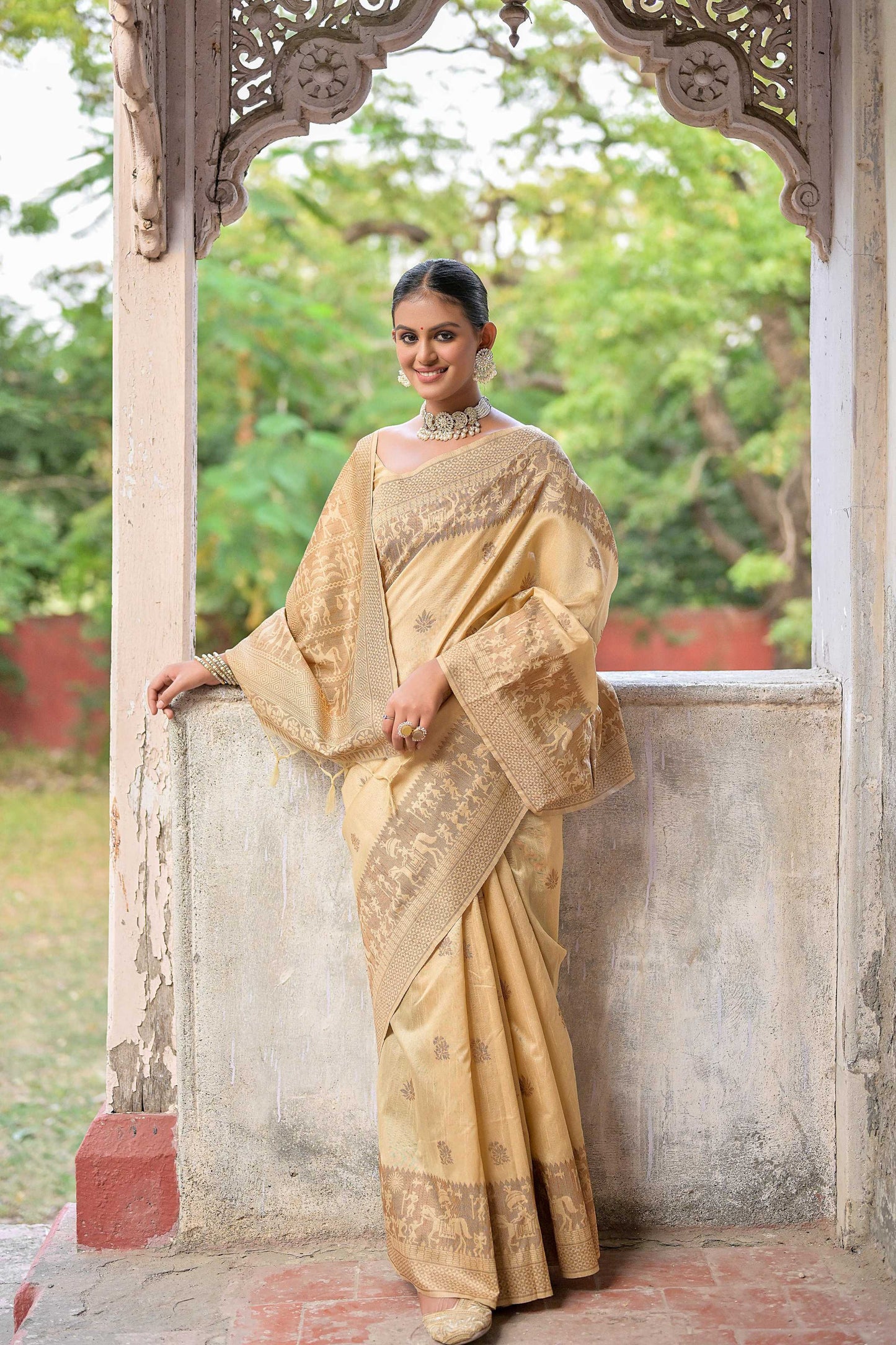 Jyoti Fashion Women's Beige Handloom Raw Silk Weaving Pallu Traditional Saree with Blouse | Swadesiicart