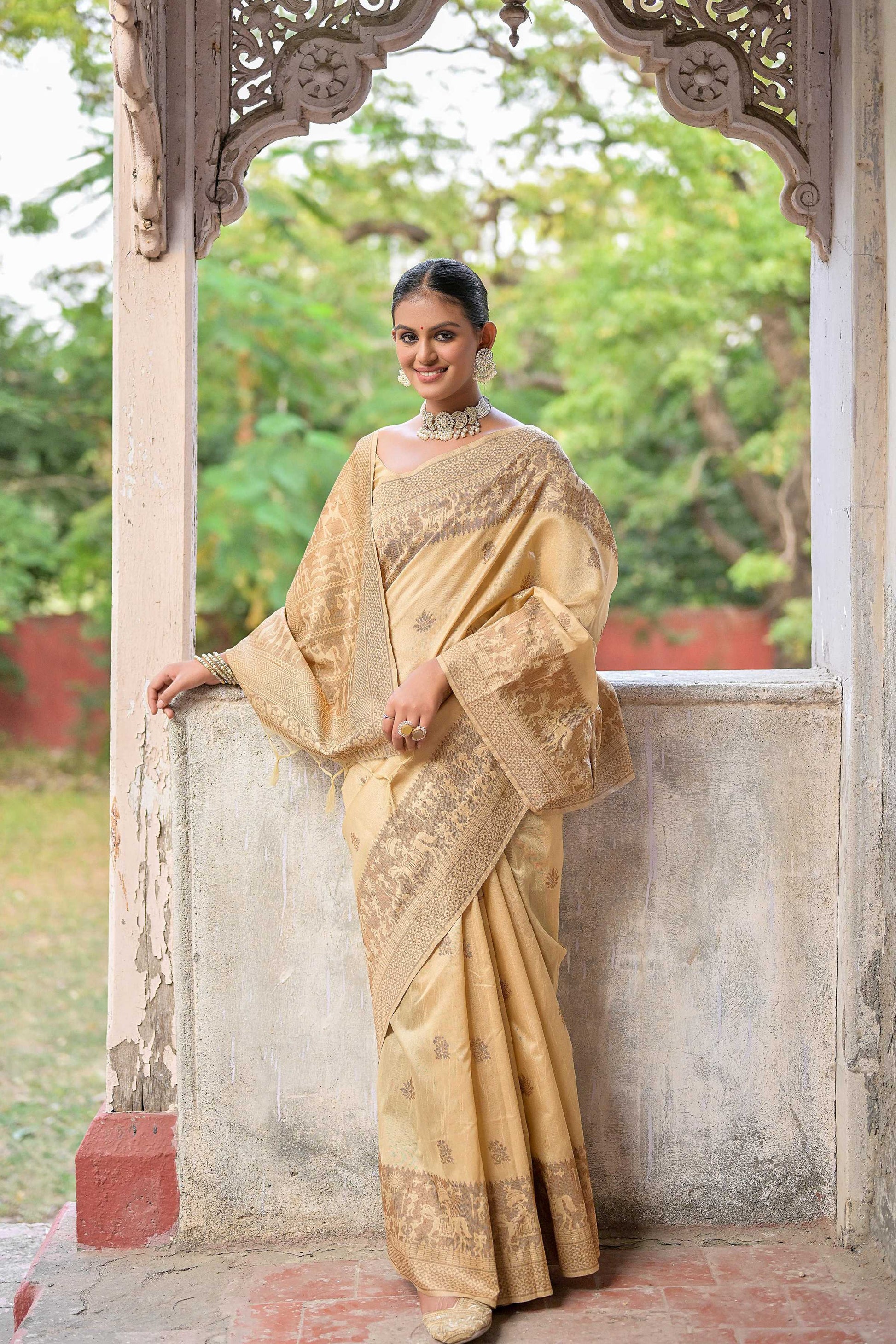 Jyoti Fashion Women's Beige Handloom Raw Silk Weaving Pallu Traditional Saree with Blouse | Swadesiicart