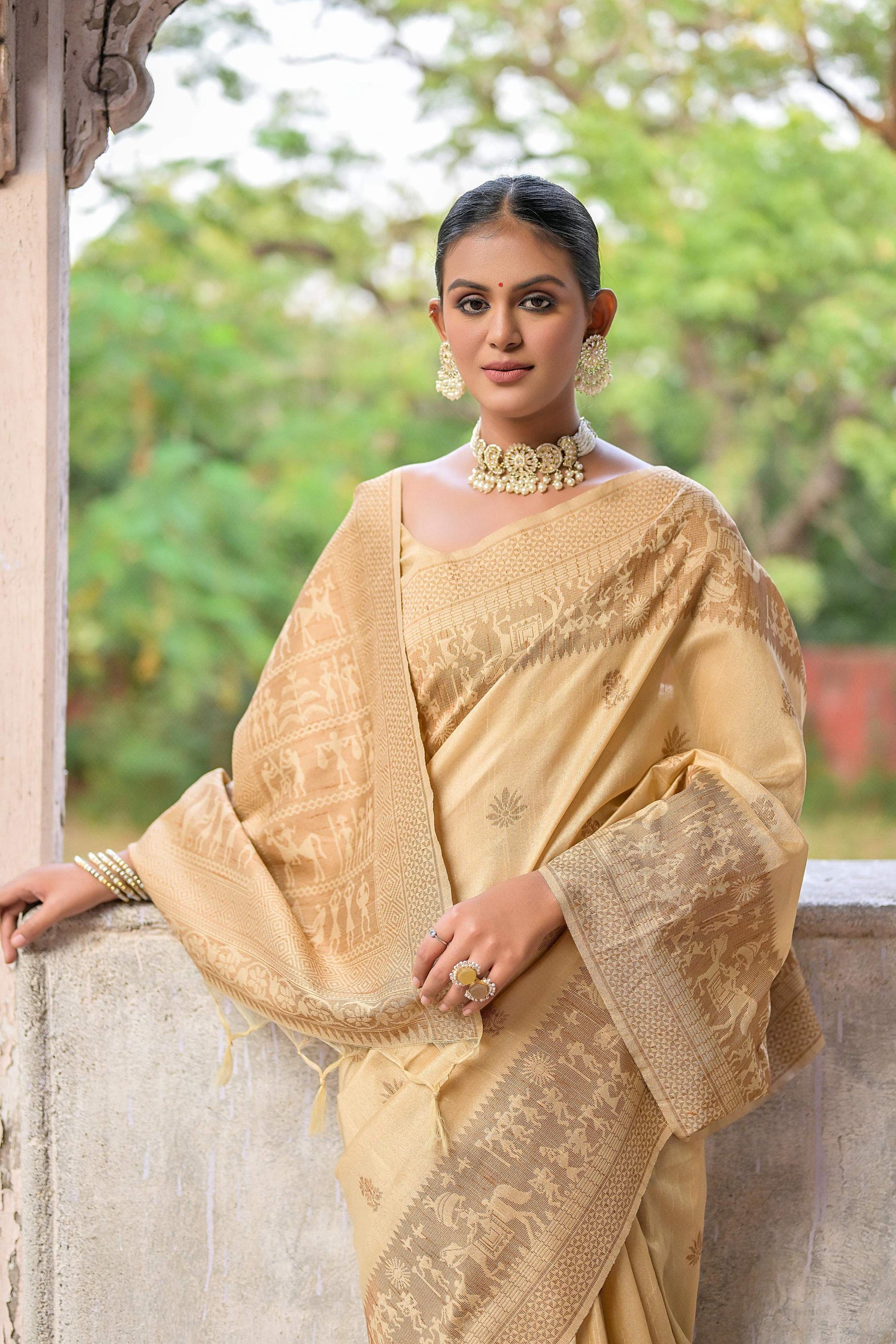 Jyoti Fashion Women's Beige Handloom Raw Silk Weaving Pallu Traditional Saree with Blouse | Swadesiicart