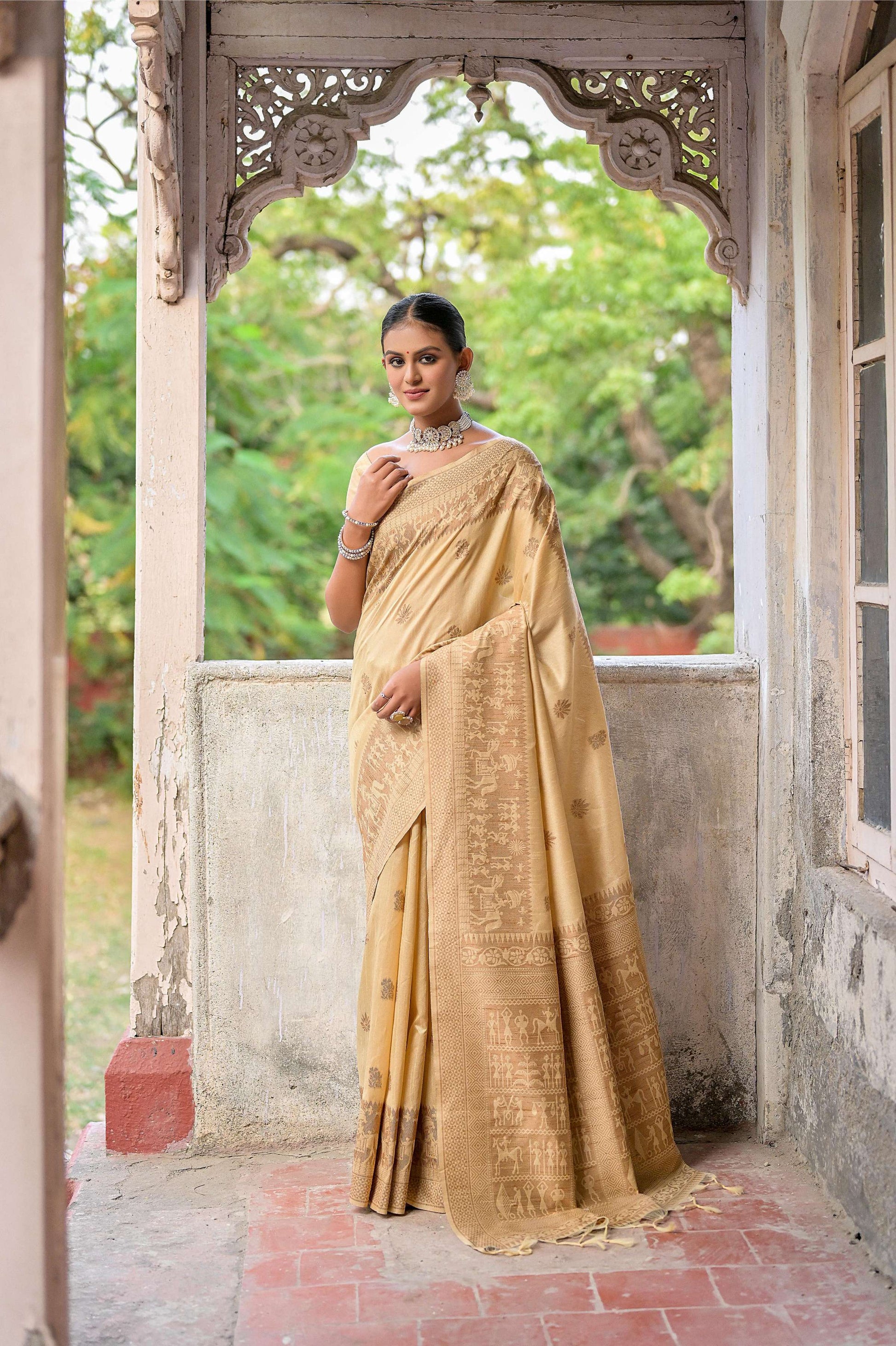Jyoti Fashion Women's Beige Handloom Raw Silk Weaving Pallu Traditional Saree with Blouse | Swadesiicart