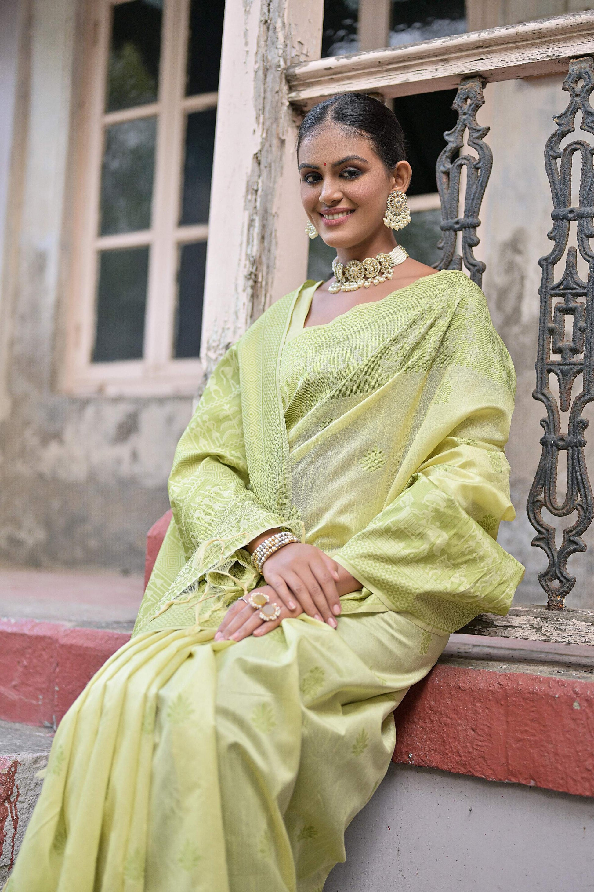 Jyoti Fashion Women's Light Green Handloom Raw Silk Weaving Pallu Traditional Saree with Blouse | Swadesiicart