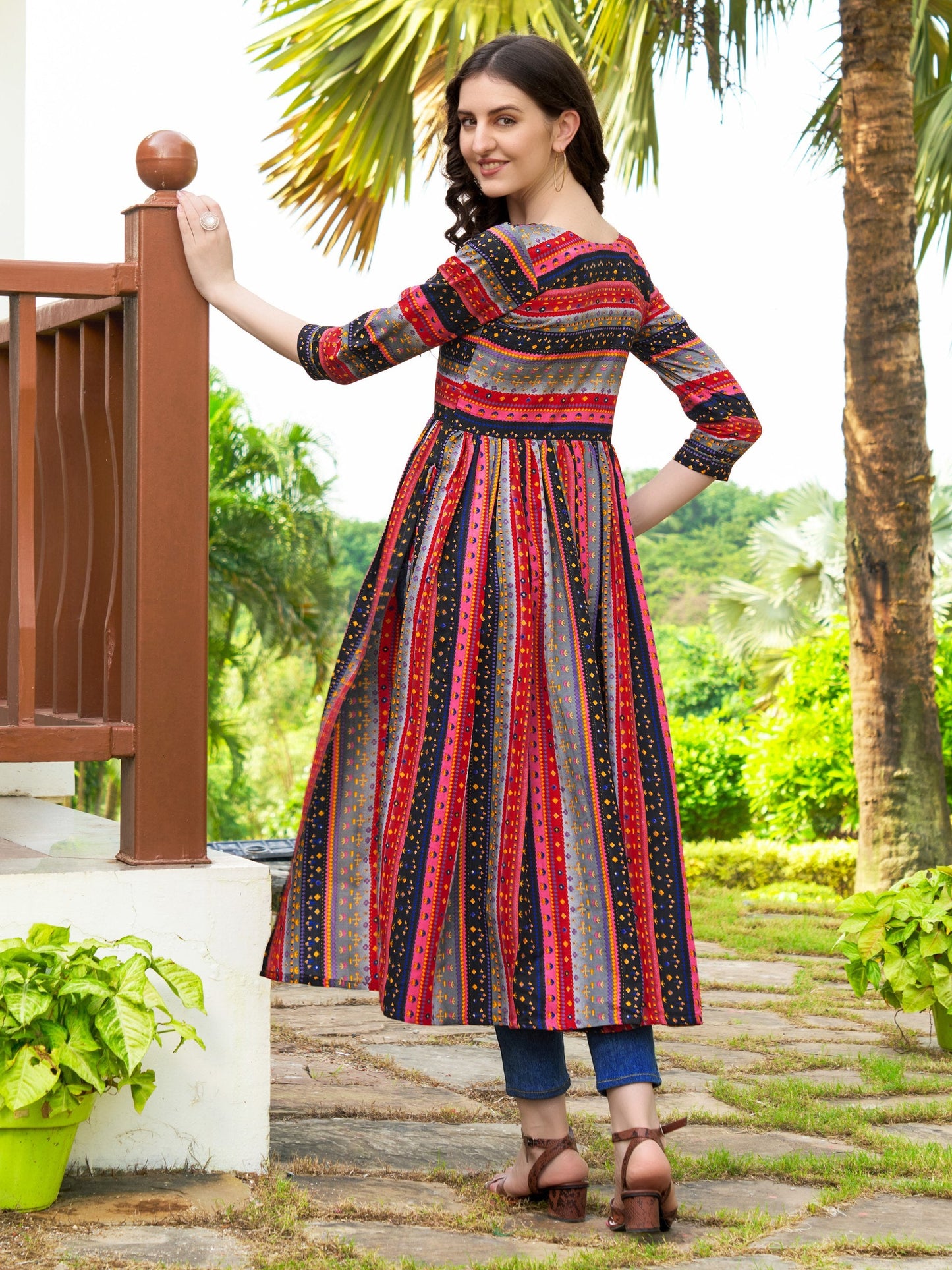 Jyoti Fashion Women's Black Rayon Geometric Printed Casual Flared kurta | Swadesiicart