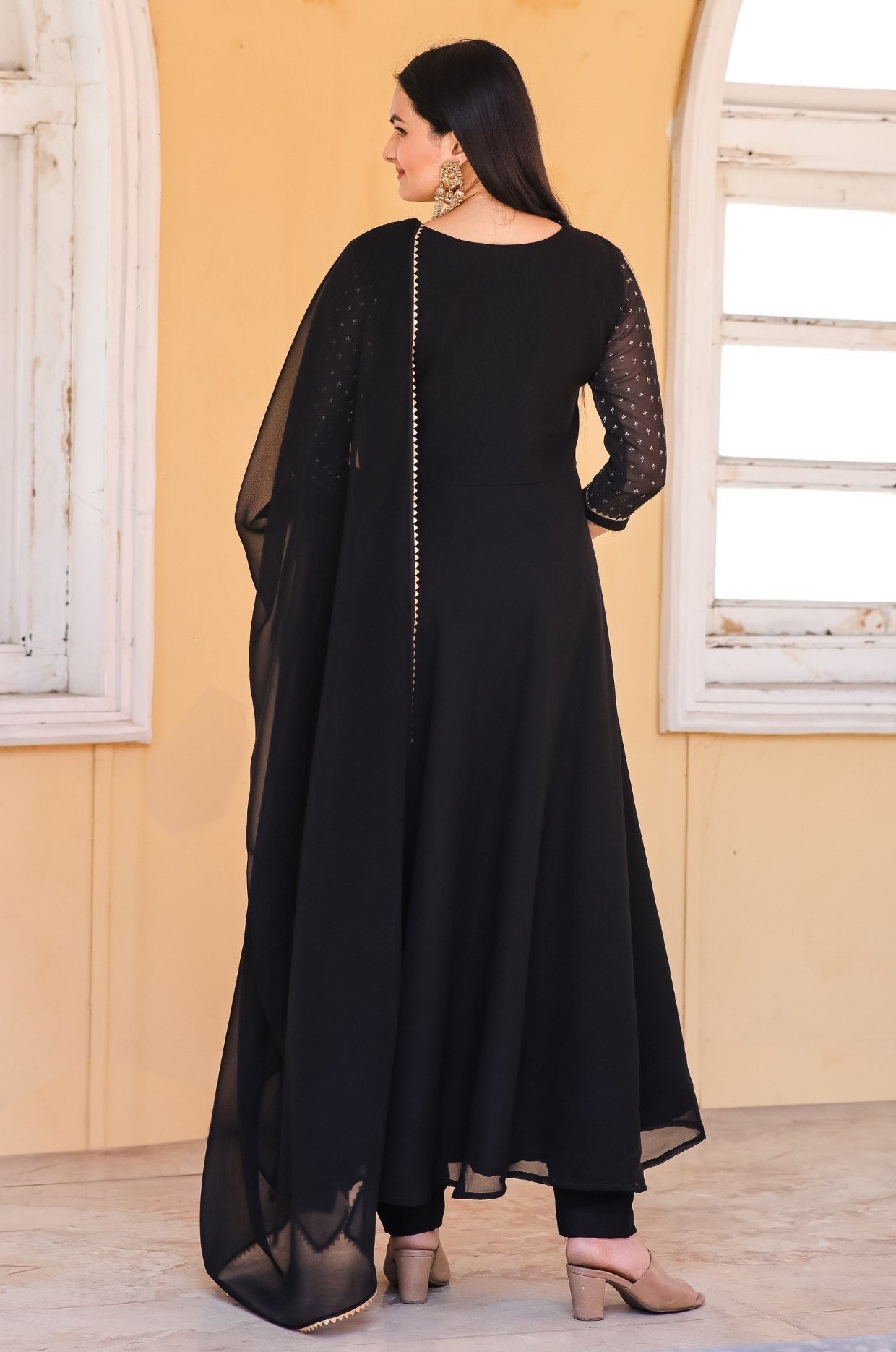 Jyoti Fashion Women's Black Georgette Foil Printed Gown with Dupatta Set | Swadesiicart