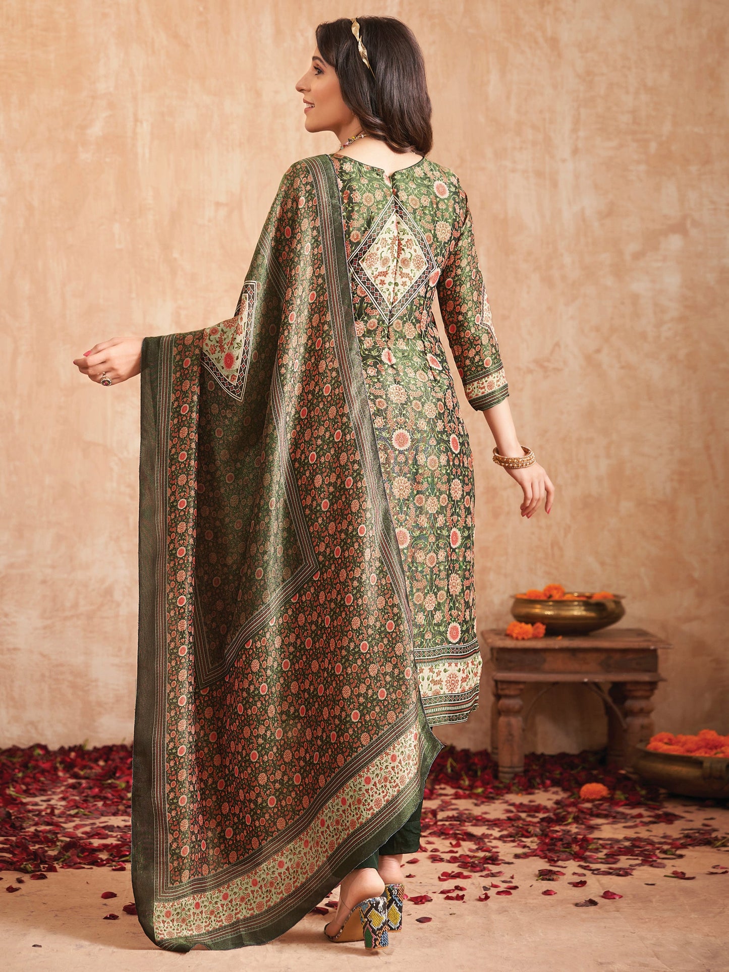 Jyoti Fashion Women's Green Pure Tissue Shimmer Floral Digital Print With Zardoshi Hand Work Salwar Suit Set | Swadesiicart