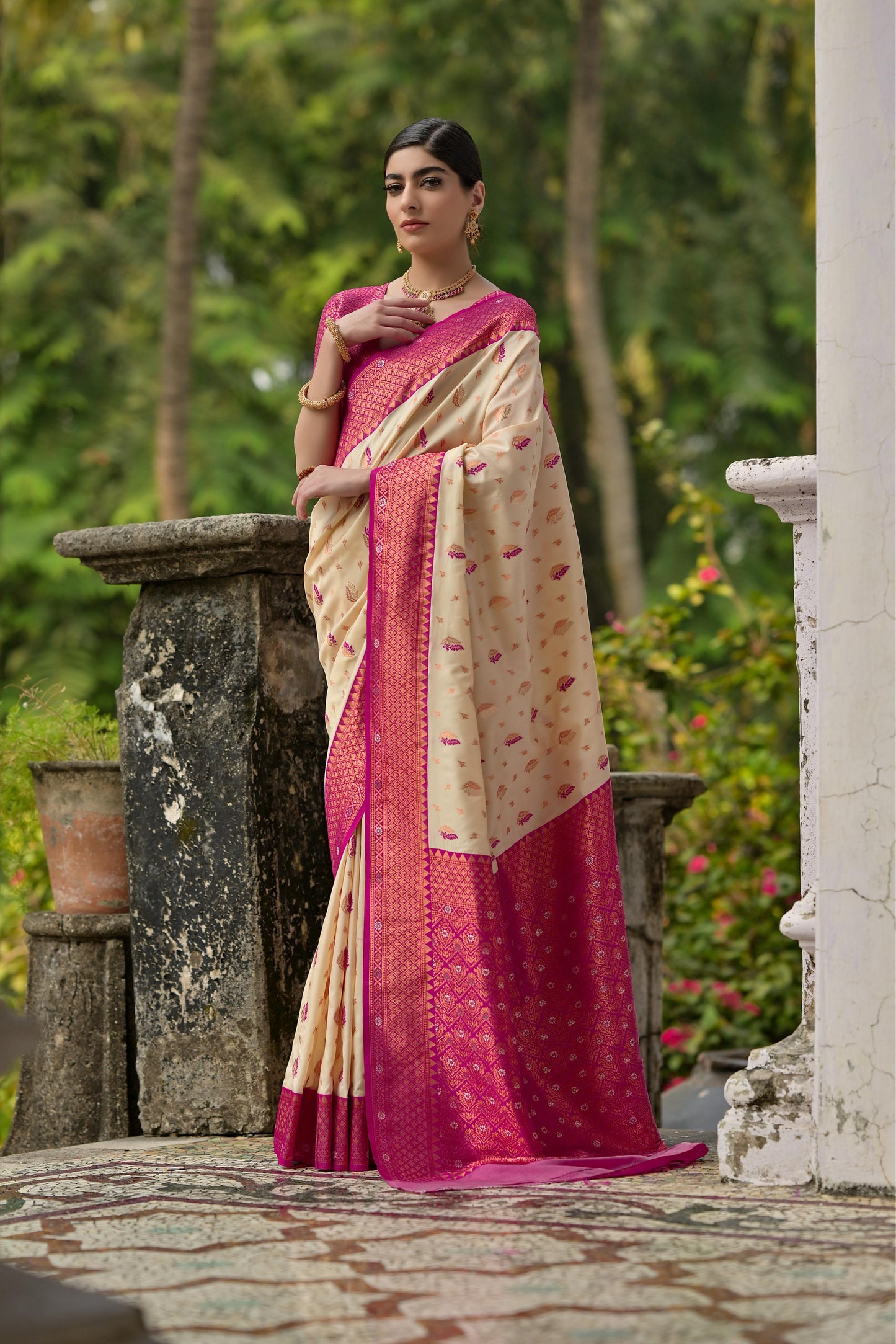 Jyoti Fashion Women's Cream Banarasi Silk Zari Woven Traditional Saree with Blouse | Swadesiicart