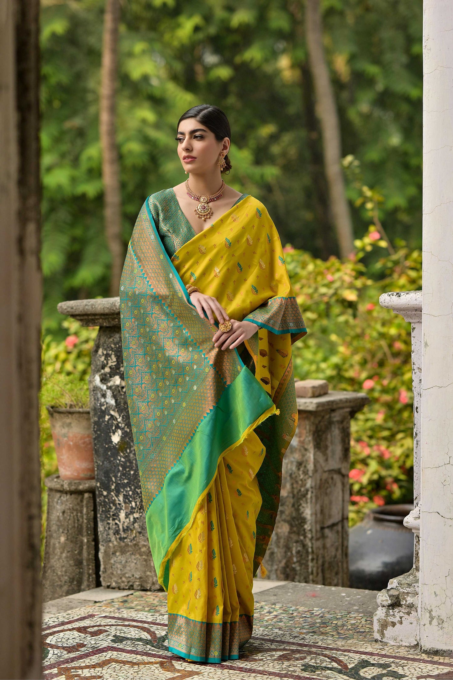 Jyoti Fashion Women's Lemon Yellow Banarasi Silk Zari Woven Traditional Saree with Blouse | Swadesiicart