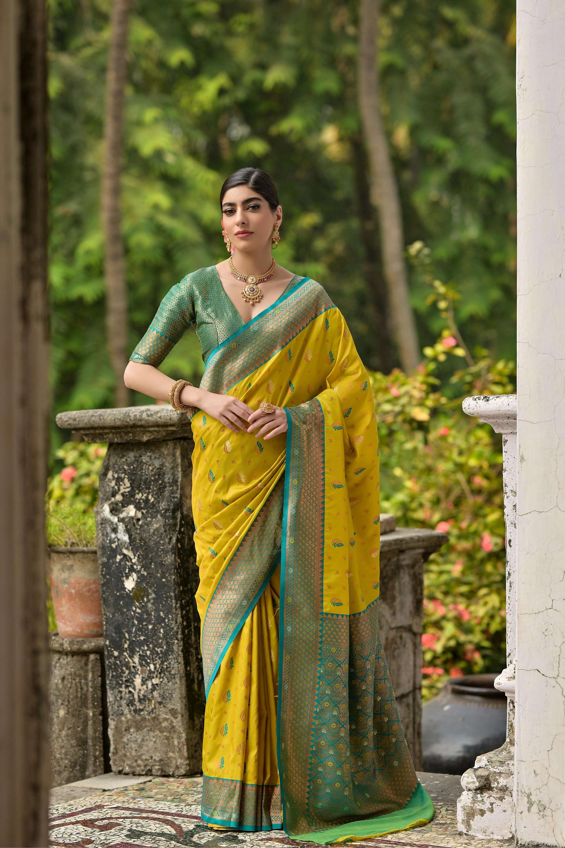 Jyoti Fashion Women's Lemon Yellow Banarasi Silk Zari Woven Traditional Saree with Blouse | Swadesiicart