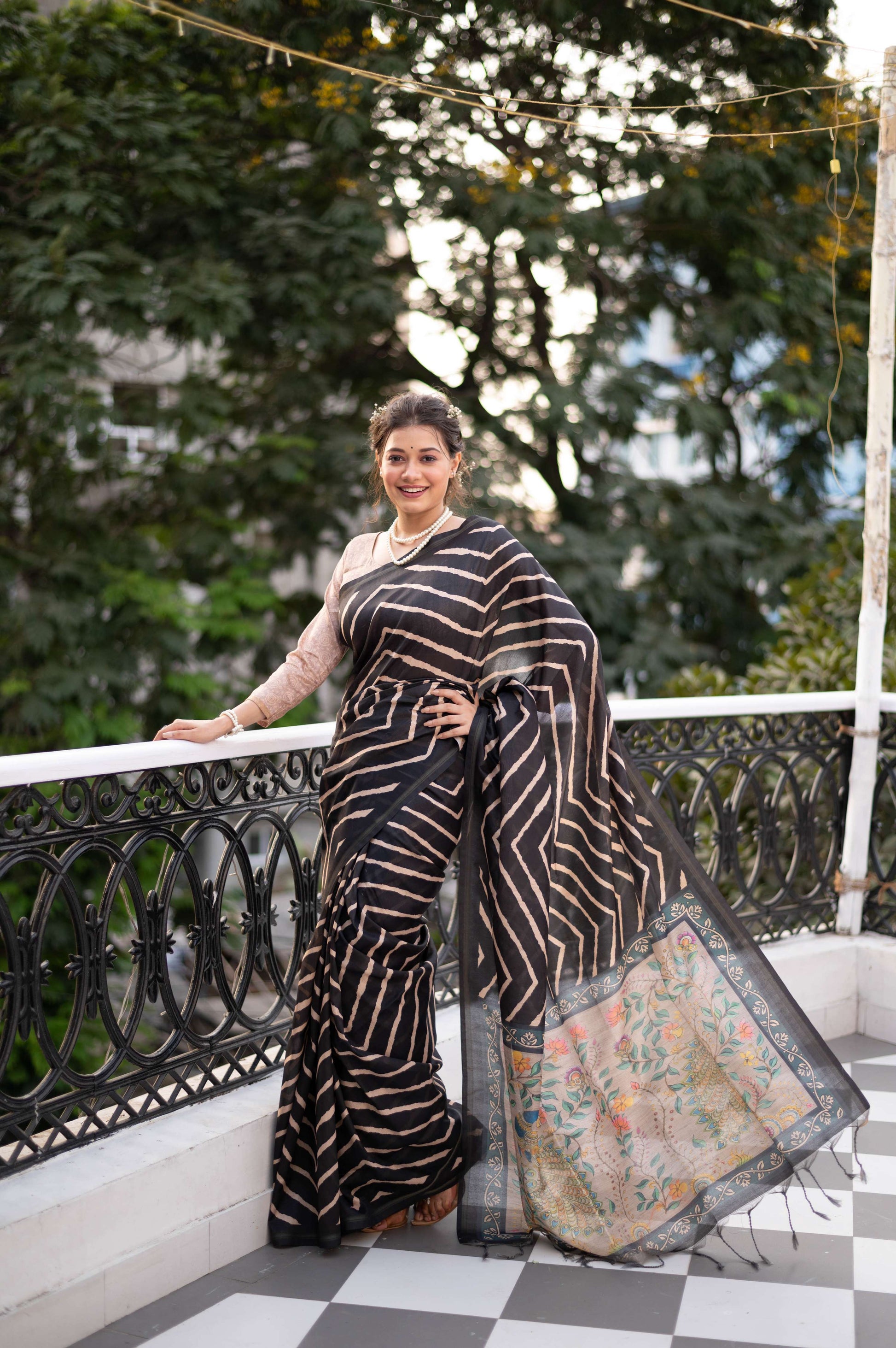 Jyoti Fashion Women's Black Tussar Silk Leheriya Print with Zari Border Saree with Blouse | Swadesiicart