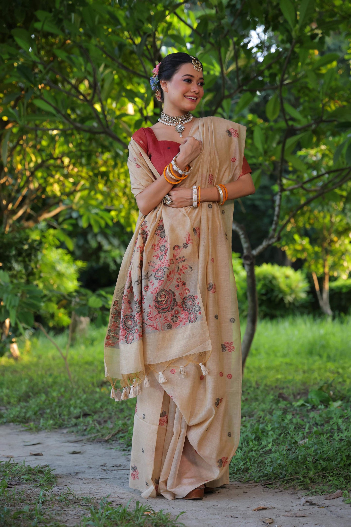 Jyoti Fashion Women's Beige Soft Muga Cotton Floral Weaving Traditional Saree with Blouse | Swadesiicart