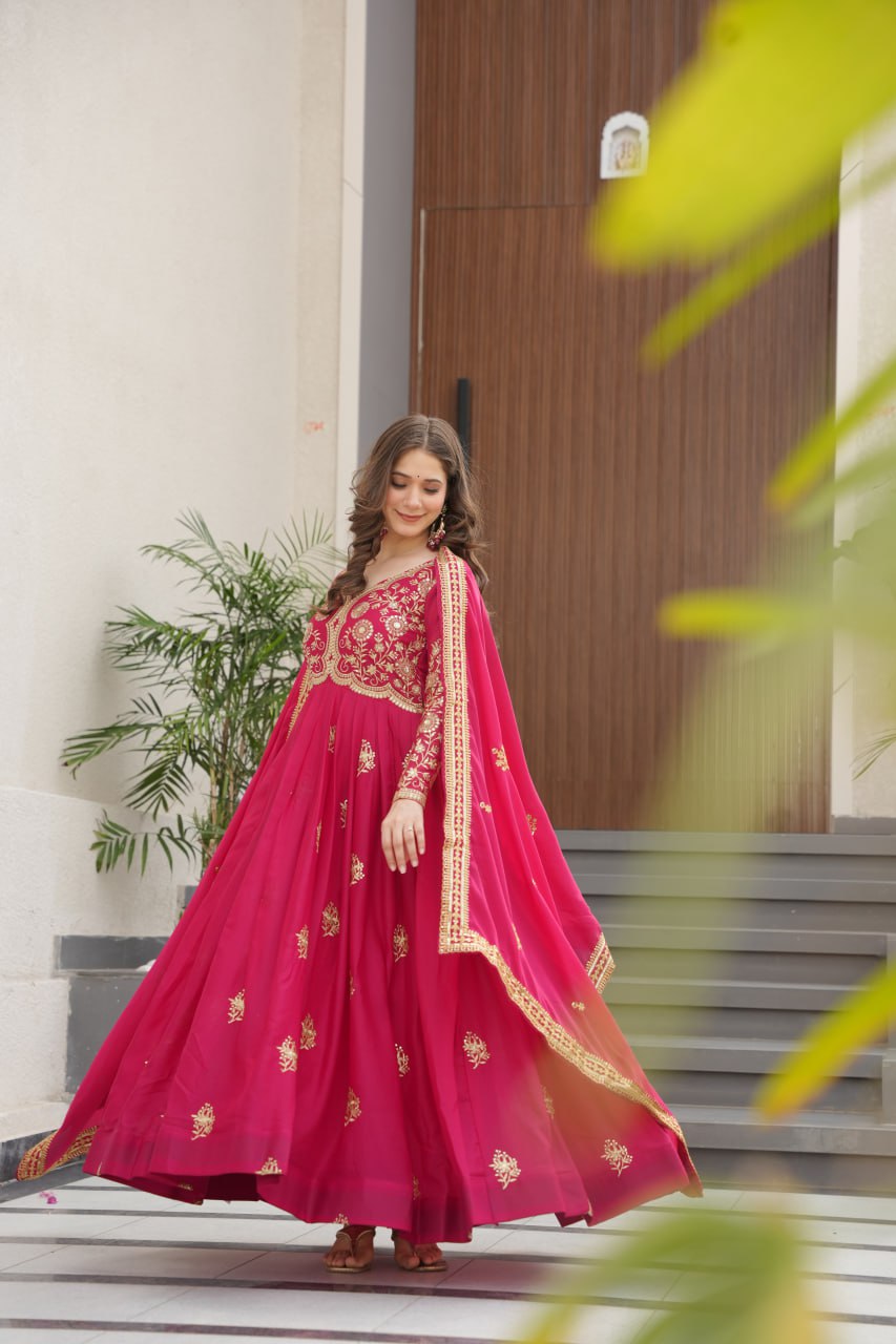 Jyoti Fashion Women's Pink Star Georgette Sequins & Zari Embroidered Anarkali Set With Dupatta | Swadesiicart