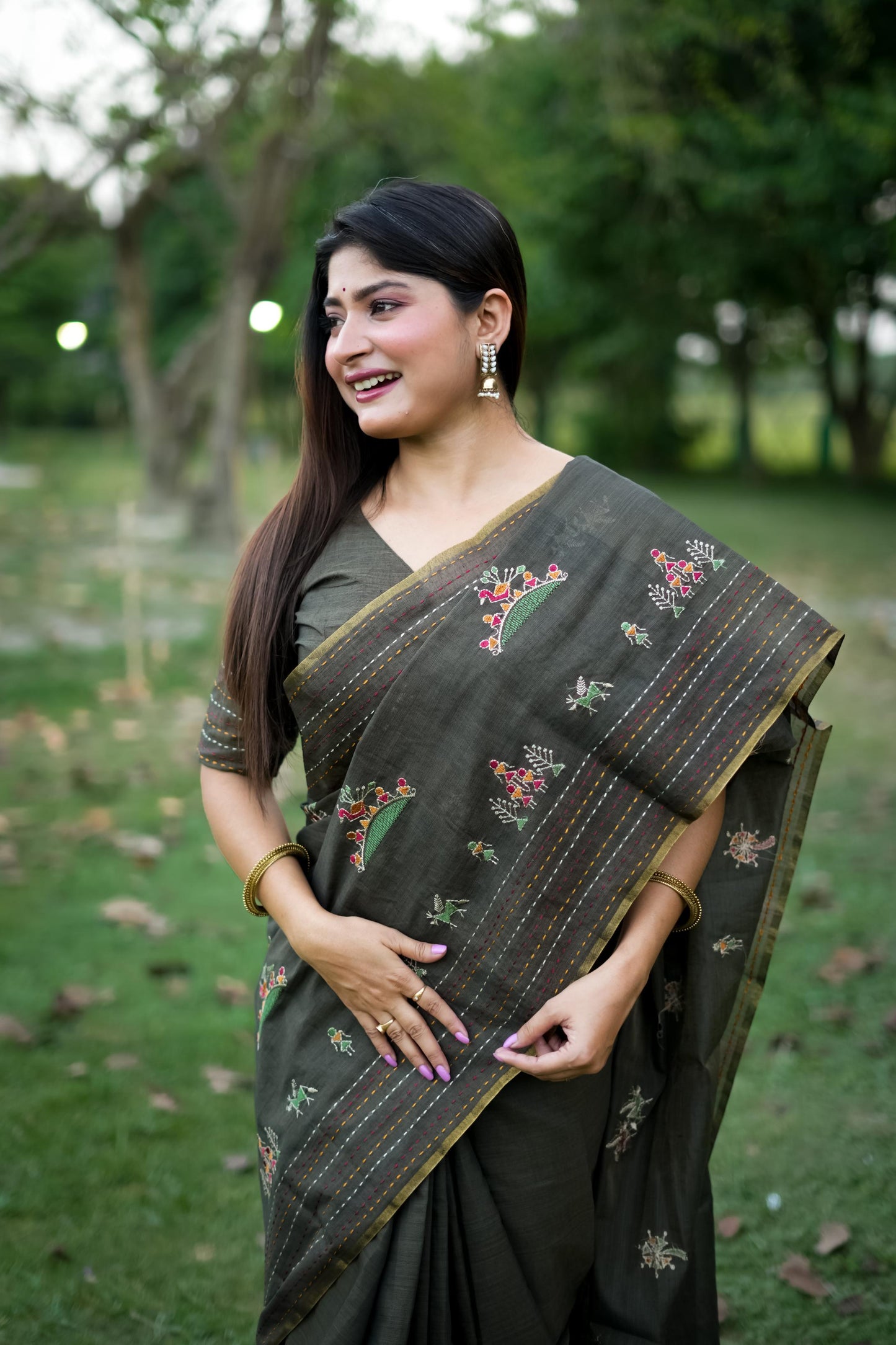 Jyoti Fashion Women's Black Tussar Silk Traditional Thread Work Designer Saree with Blouse | Swadesiicart