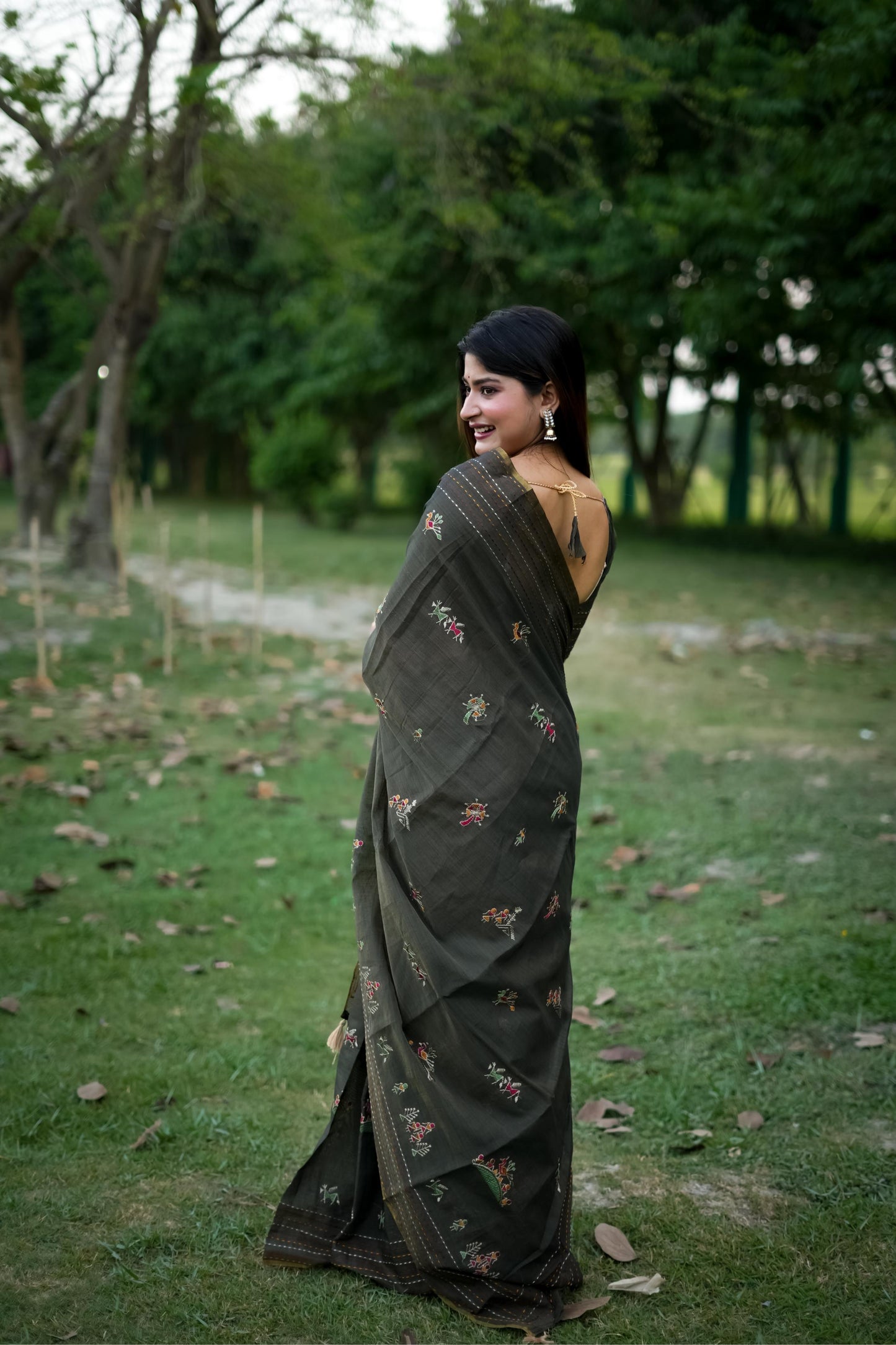 Jyoti Fashion Women's Black Tussar Silk Traditional Thread Work Designer Saree with Blouse | Swadesiicart