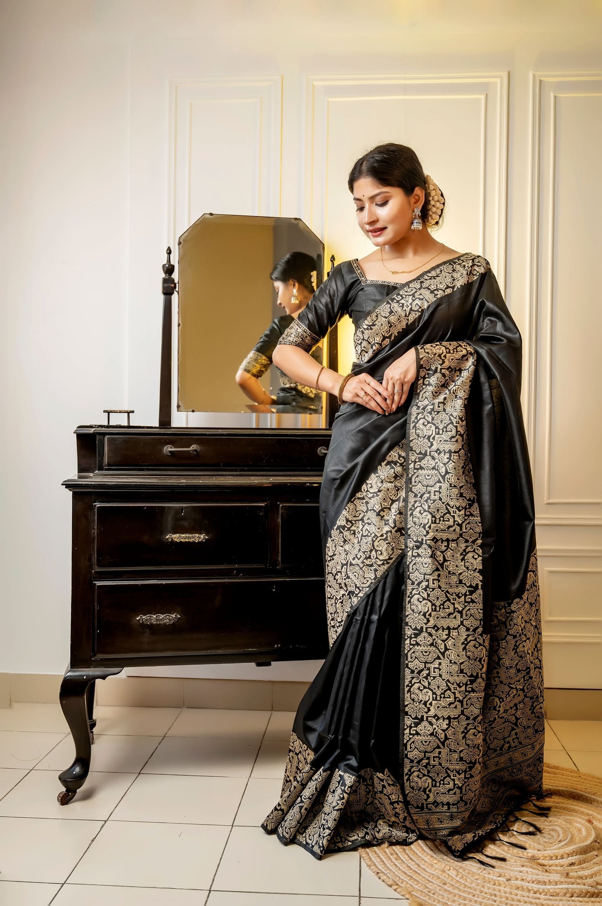 Jyoti Fashion Women's Black Handloom Raw Silk Weaving Designer Saree with Blouse | Swadesiicart