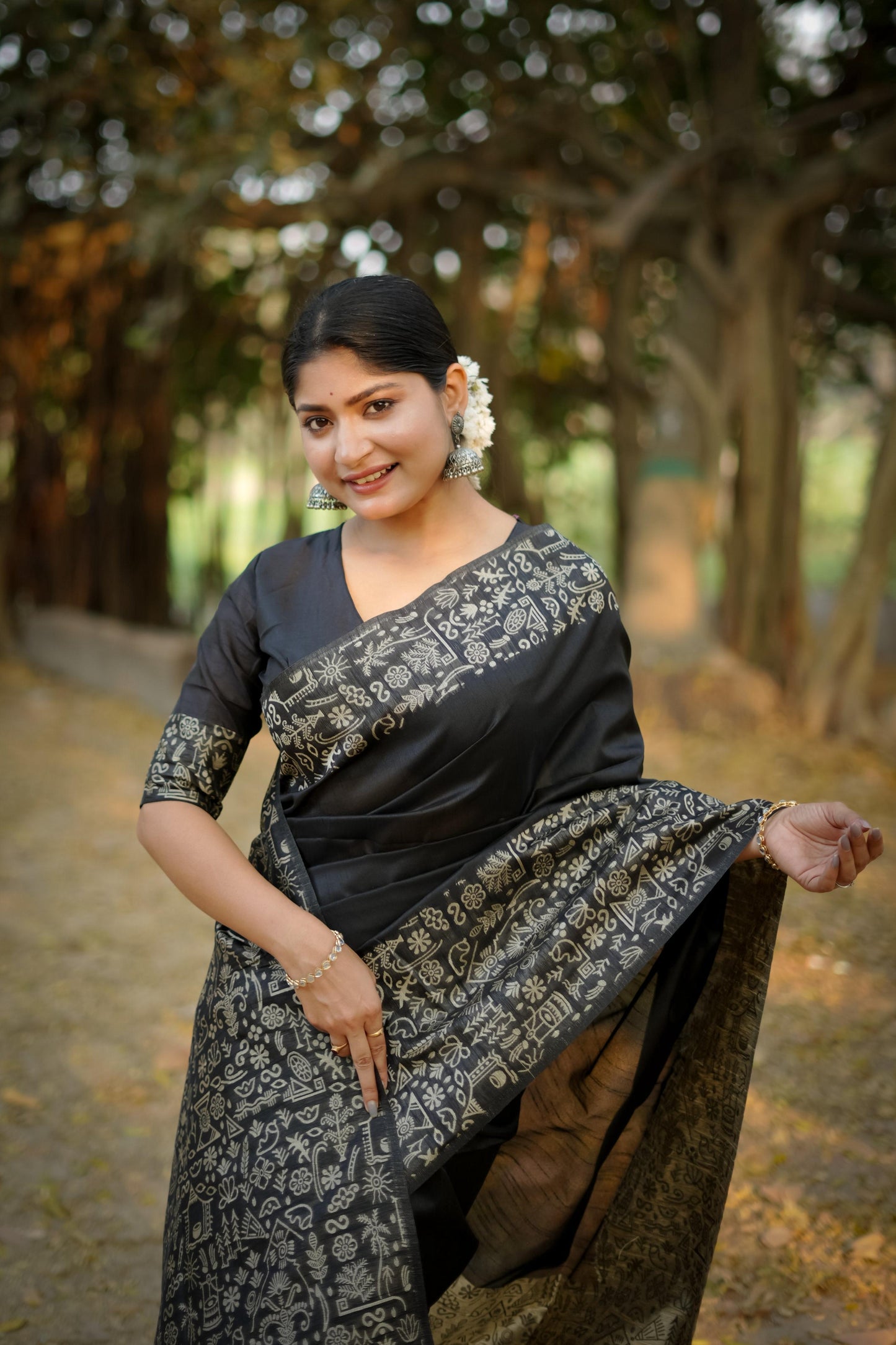 Jyoti Fashion Women's Black Handloom Raw Silk Weaving Designer Saree with Blouse | Swadesiicart