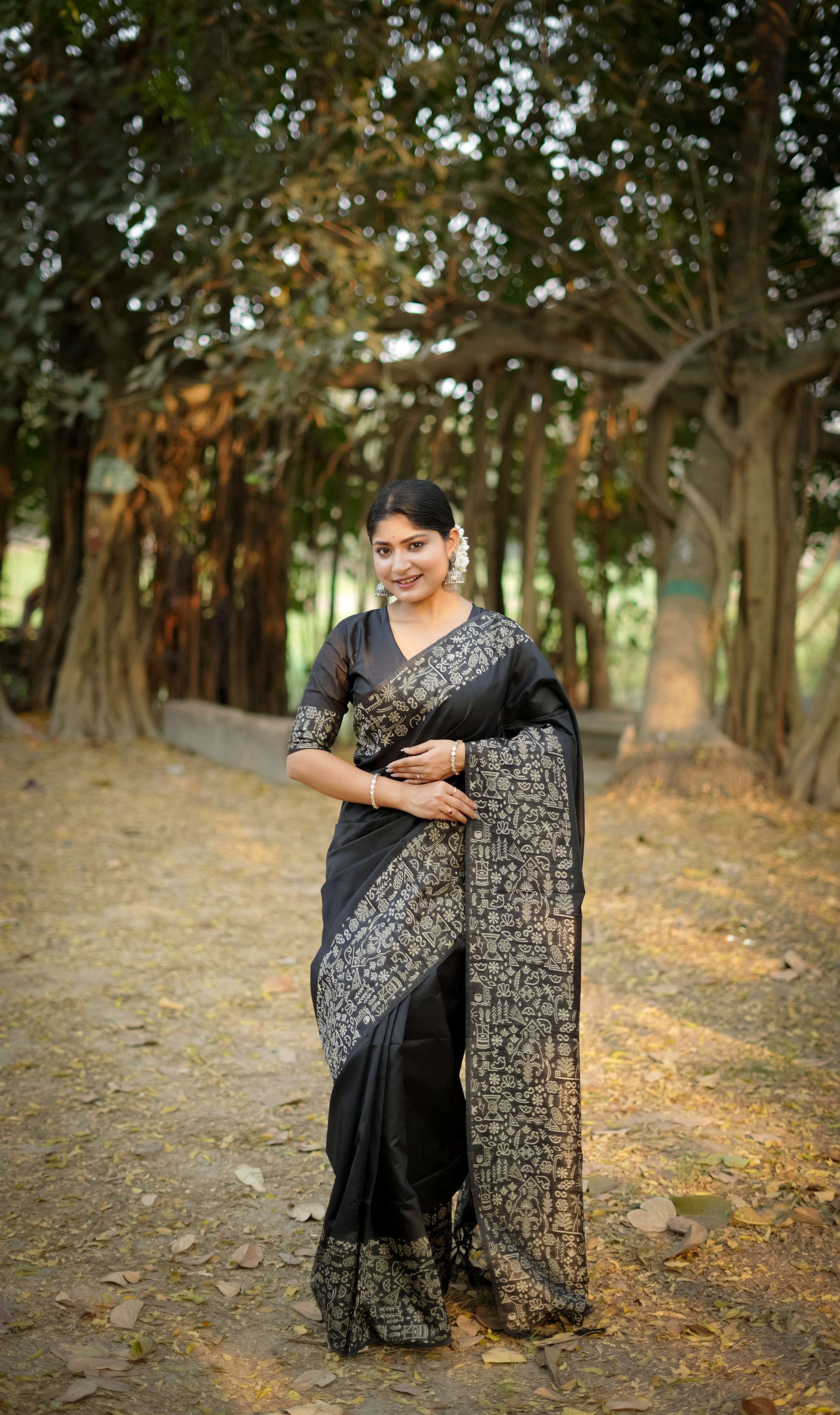 Jyoti Fashion Women's Black Handloom Raw Silk Weaving Designer Saree with Blouse | Swadesiicart