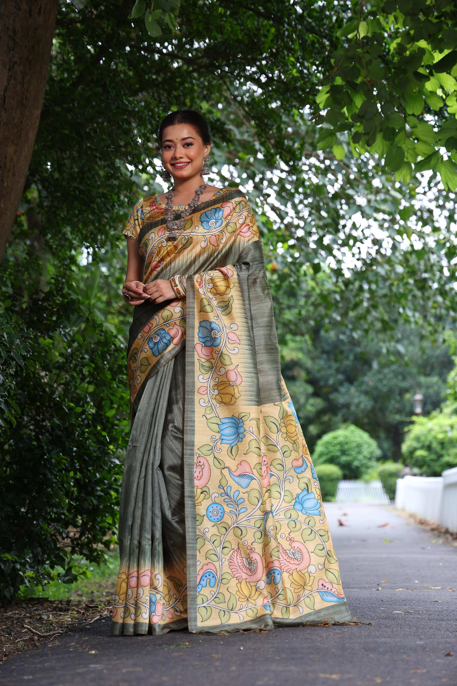 Jyoti Fashion Women's Grey Soft Tussar Silk Kalamkari Printed Designer Saree with Blouse | Swadesiicart