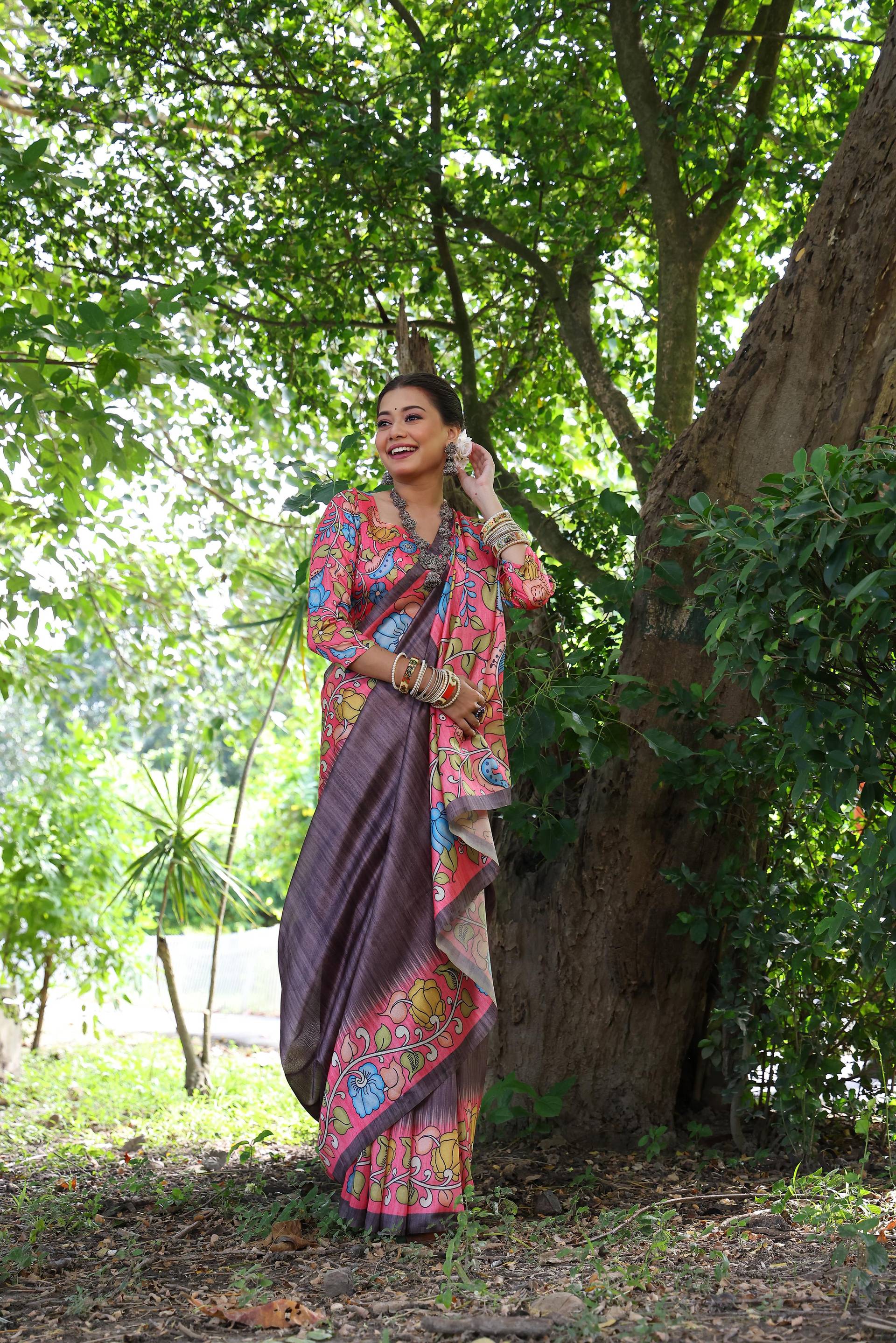 Jyoti Fashion Women's Black Soft Tussar Silk Kalamkari Printed Designer Saree with Blouse | Swadesiicart