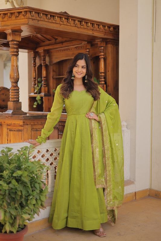 Jyoti Fashion Women's Green Russian Silk Kali work Partywear Anarkali Dress with Dupatta | Swadesiicart