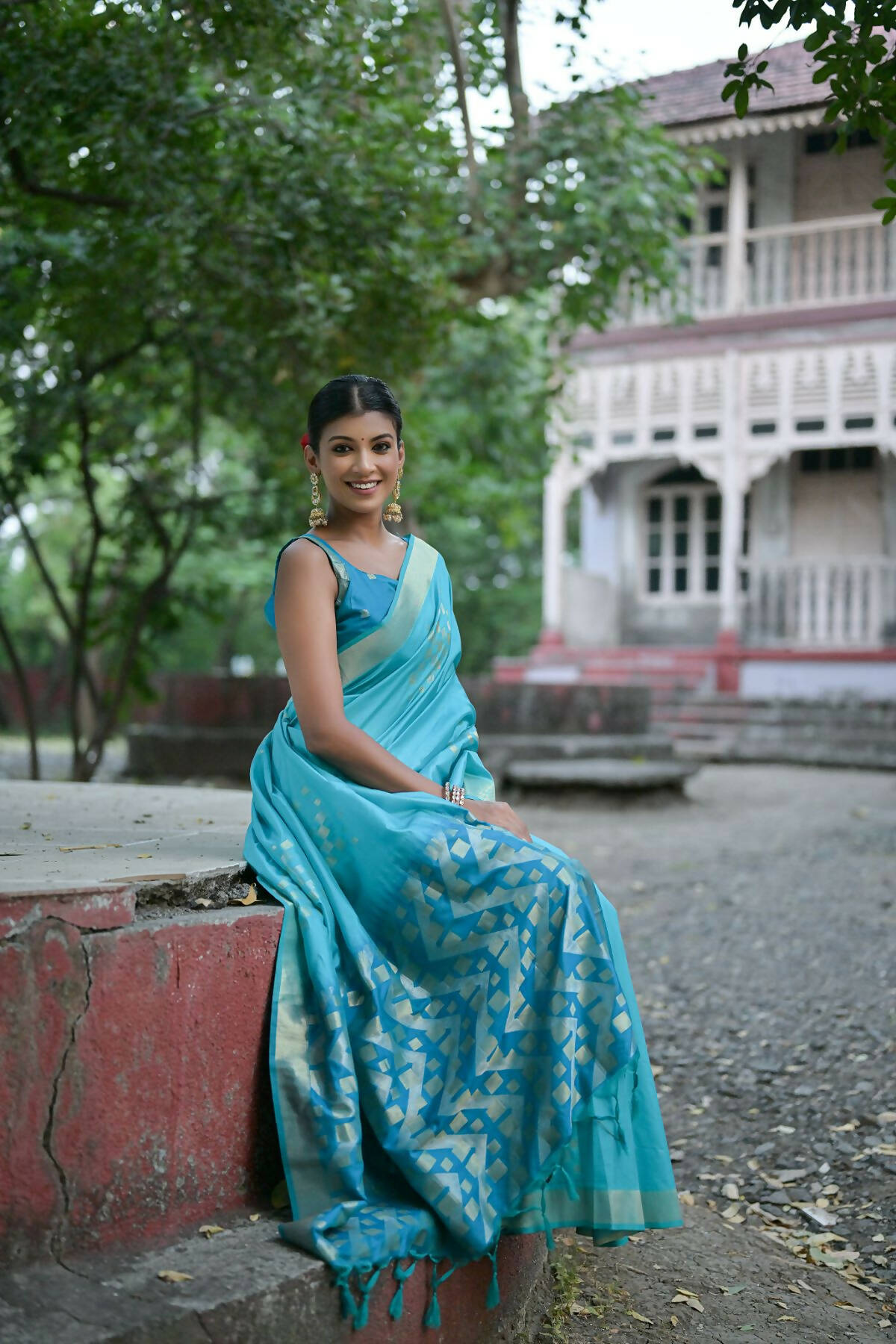 Vishnu Weaves Women's Firozi Soft Silk Zari Woven Saree with Blouse - Swadesiicart