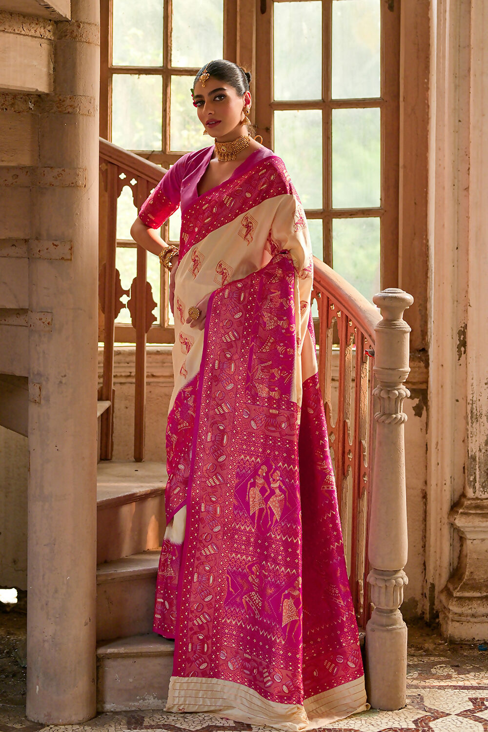 Vishnu Weaves Women's Cream Banarasi Silk Kalamkari Zari Woven Saree with Blouse - Swadesiicart