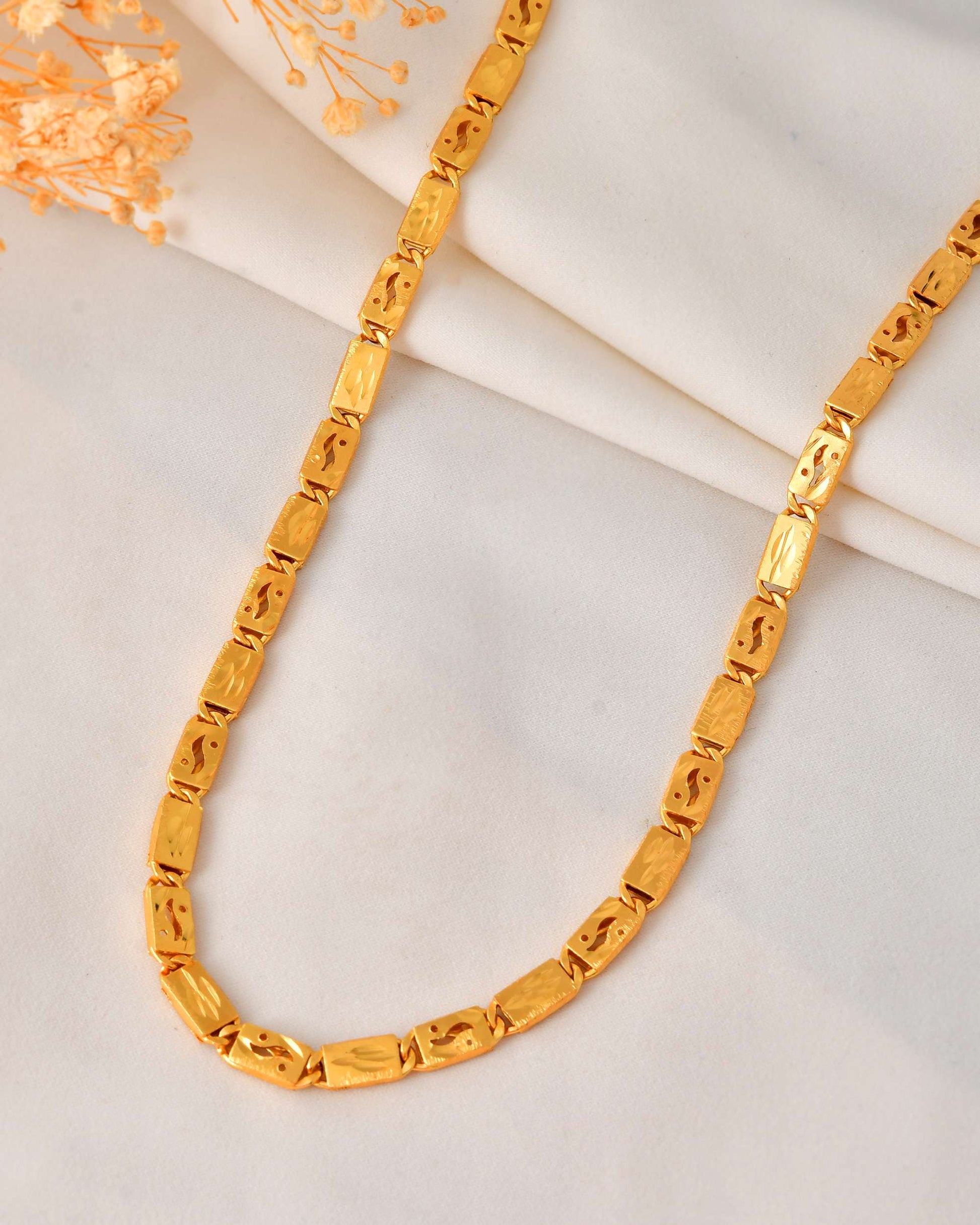 Jewels Nest Golden Geometric Link Chain for Men & Women – Classy Look - Swadesiicart