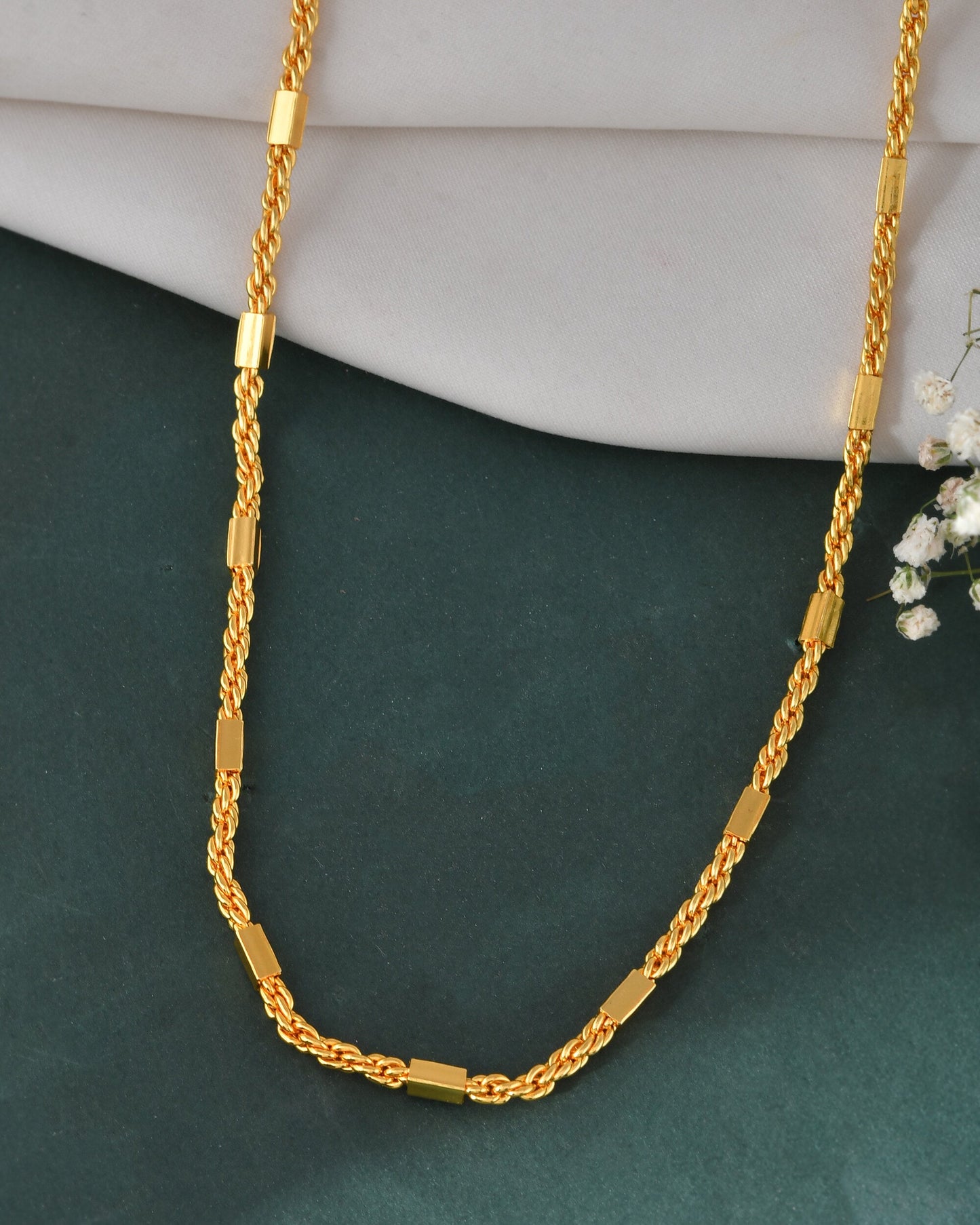 Jewels Nest Men’s Gold-Polished Stainless Steel Rascha Pipe Chain | Swadesiicart