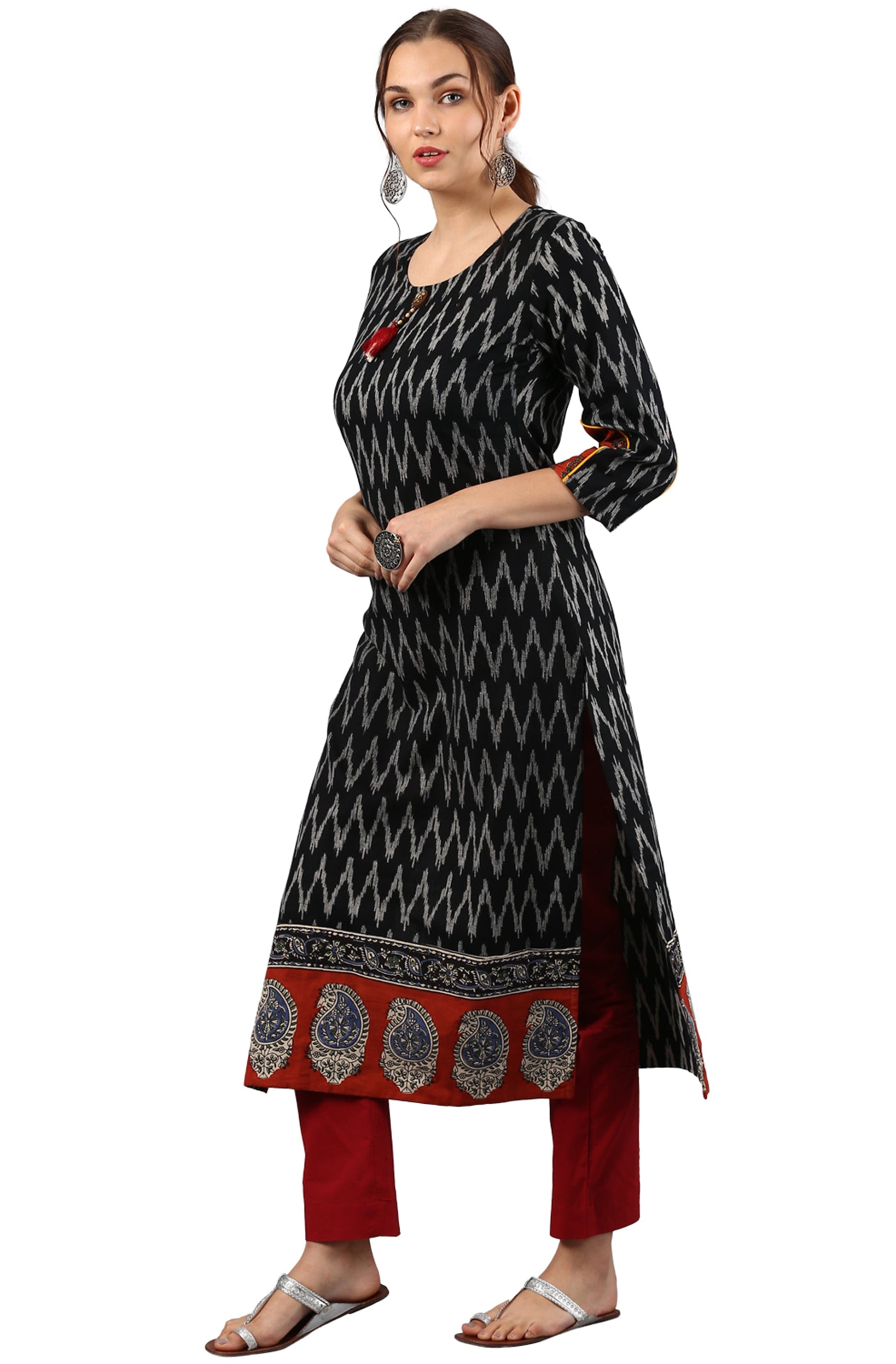 Janasya Black Cotton Ikat Straight kurta - Swadesiicart