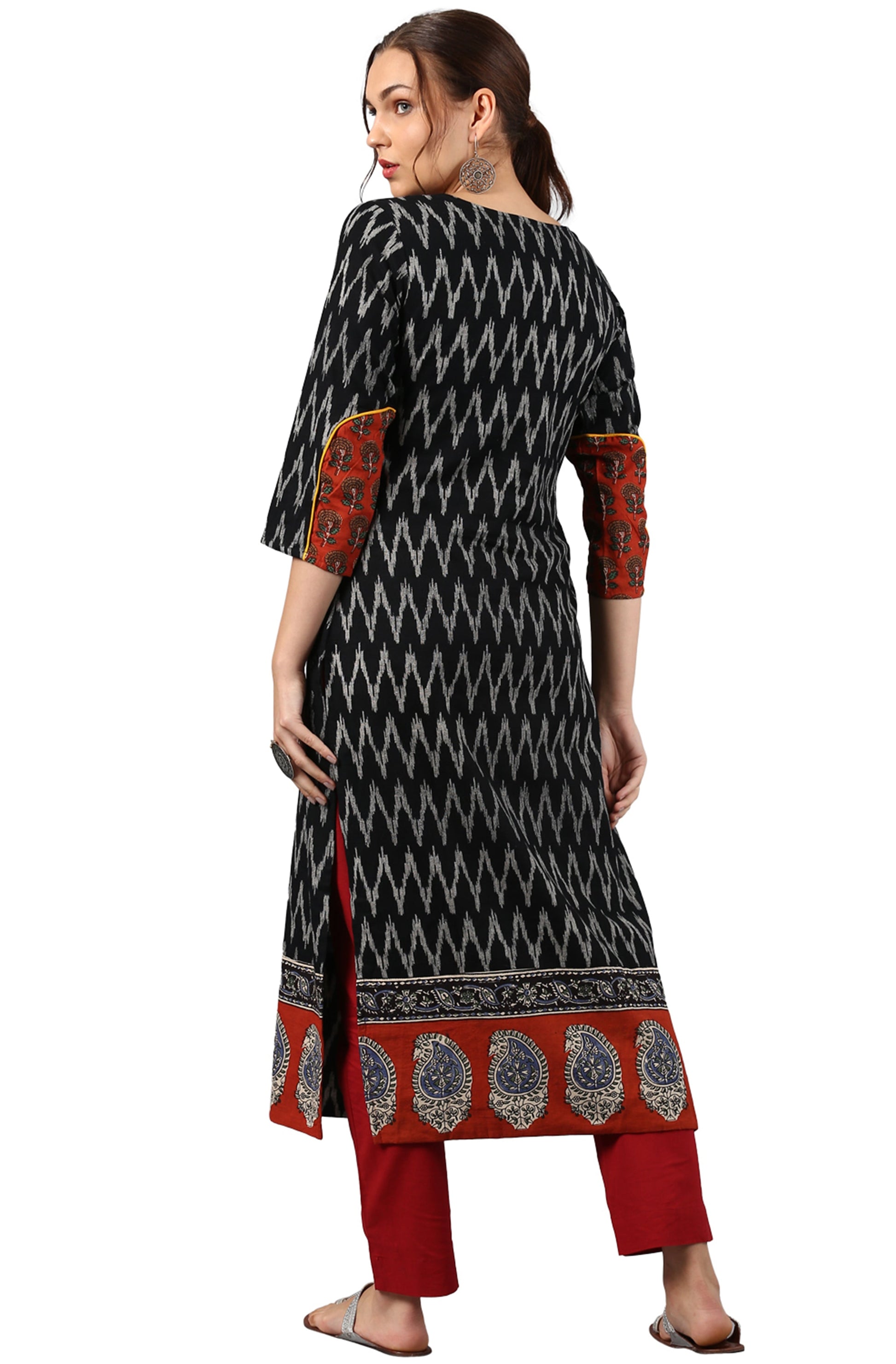 Janasya Black Cotton Ikat Straight kurta - Swadesiicart