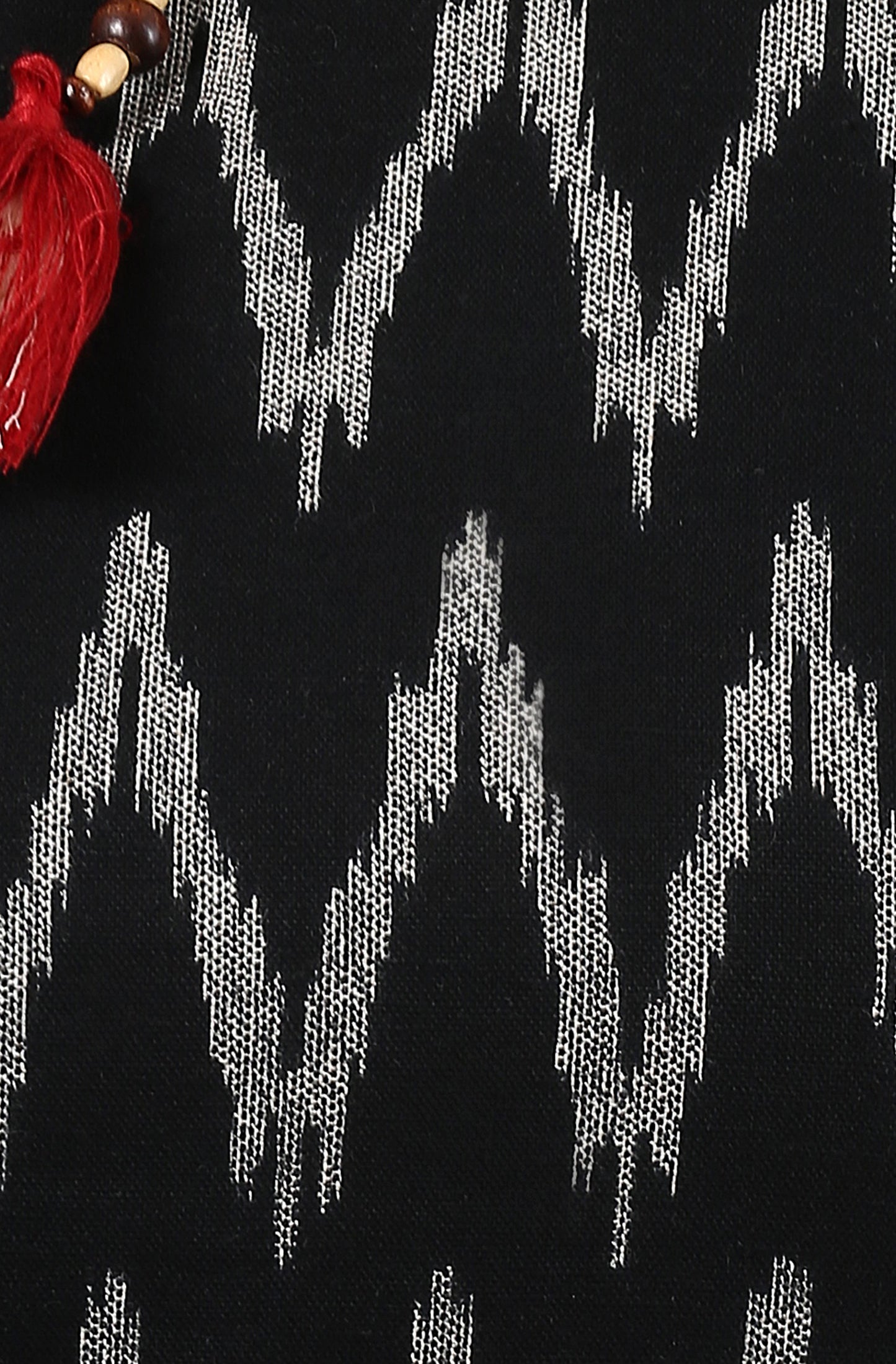 Janasya Black Cotton Ikat Straight kurta - Swadesiicart