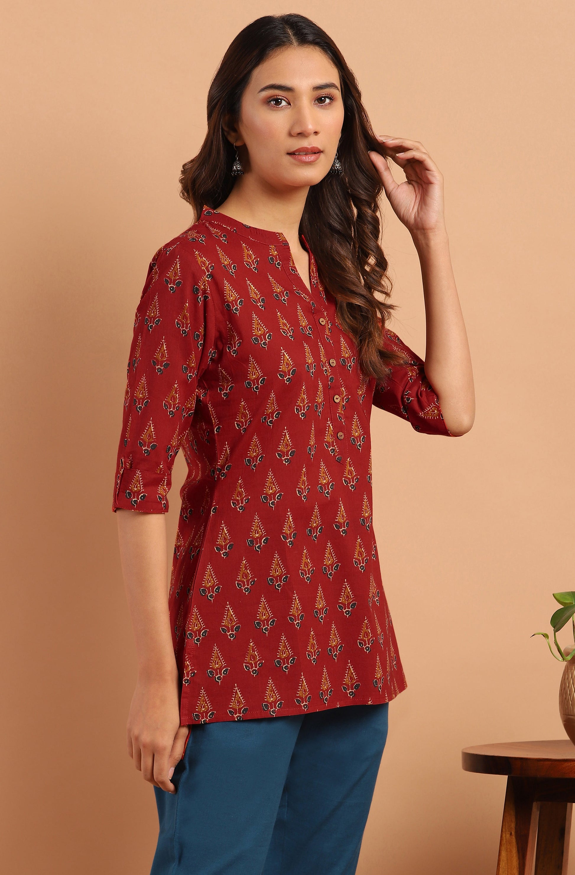 Janasya Women's Red Cotton Ethnic Motifs Straight Tunic | Swadesiicart