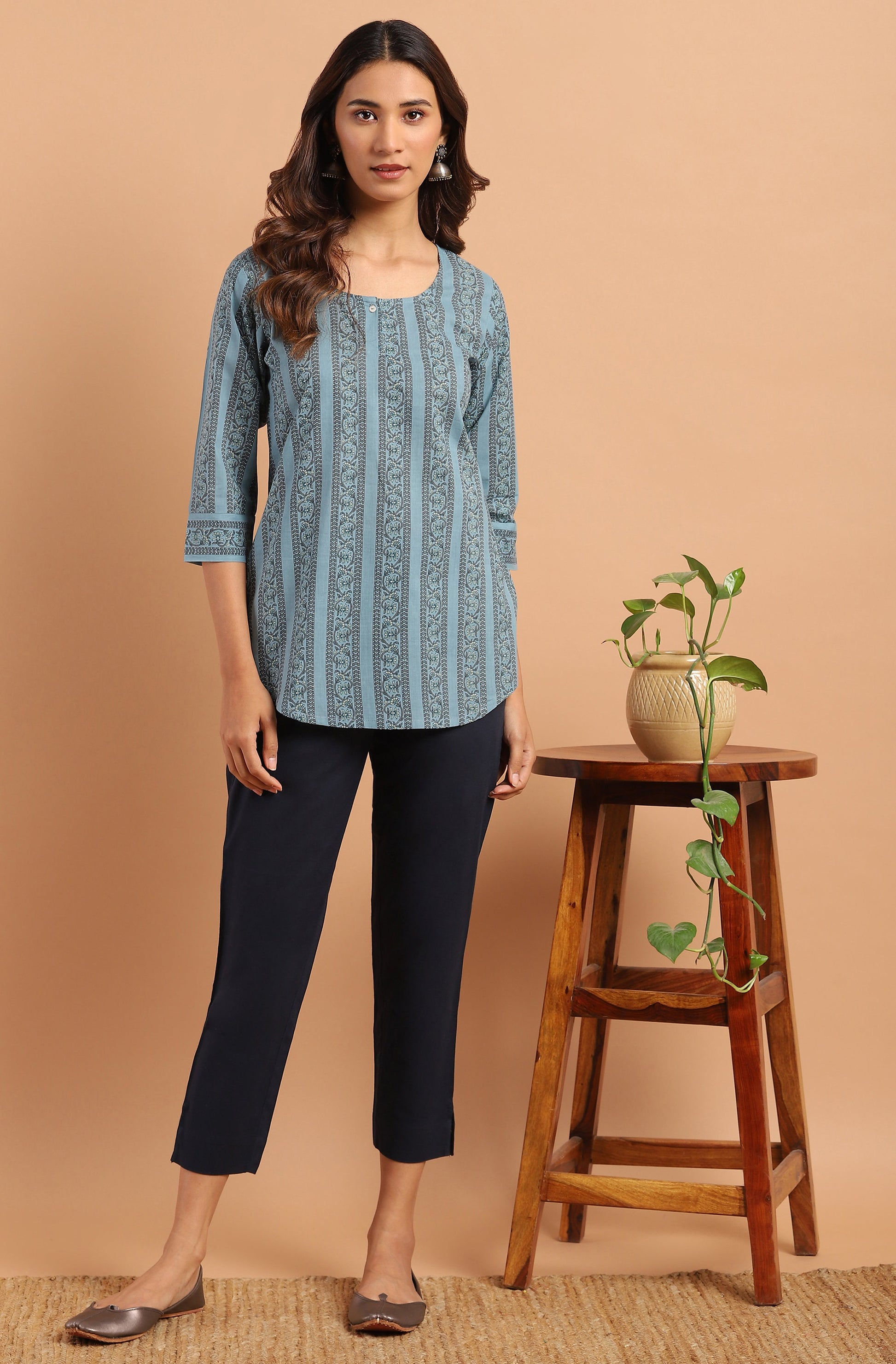 Janasya Women's Blue Cotton Floral Print Straight Tunic | Swadesiicart
