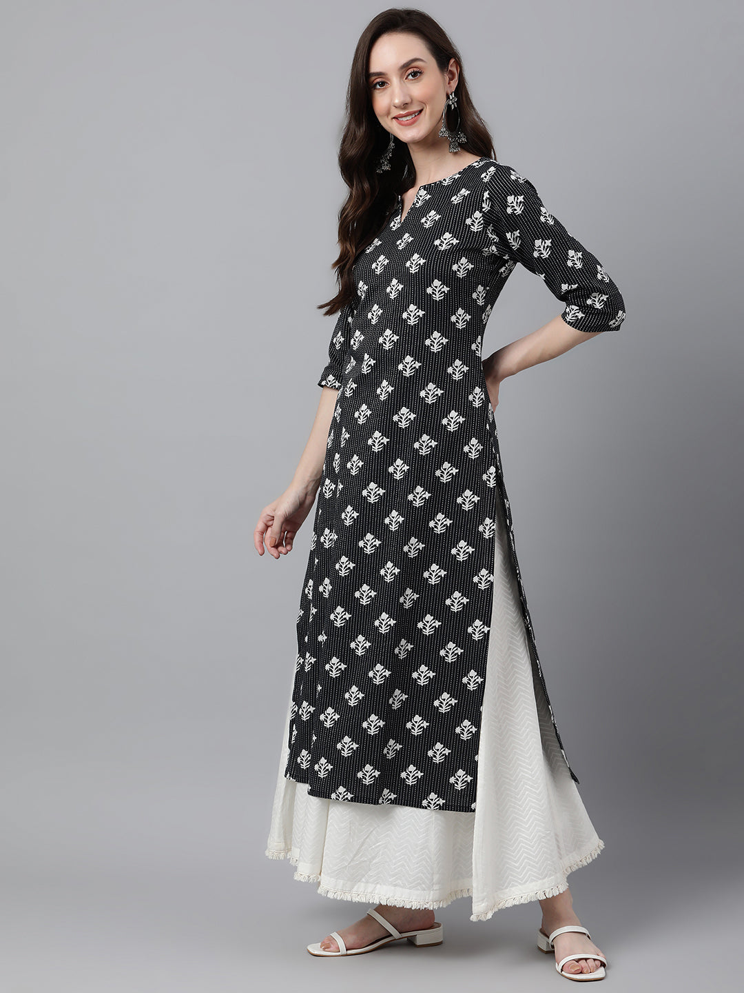 Janasya Women's Black Cotton Floral Printed Casual Straight Kurta | Swadesiicart