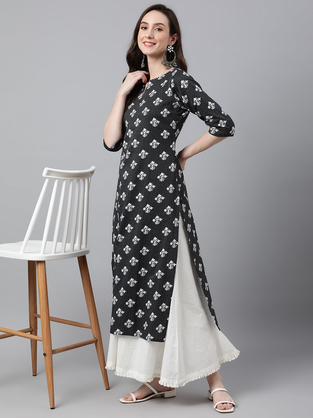 Janasya Women's Black Cotton Floral Printed Casual Straight Kurta | Swadesiicart