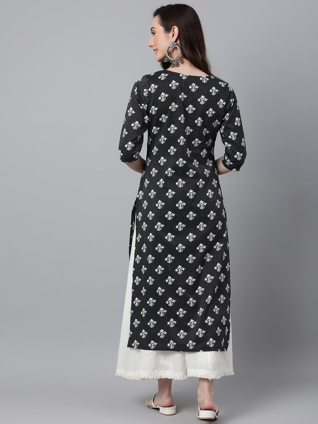 Janasya Women's Black Cotton Floral Printed Casual Straight Kurta | Swadesiicart