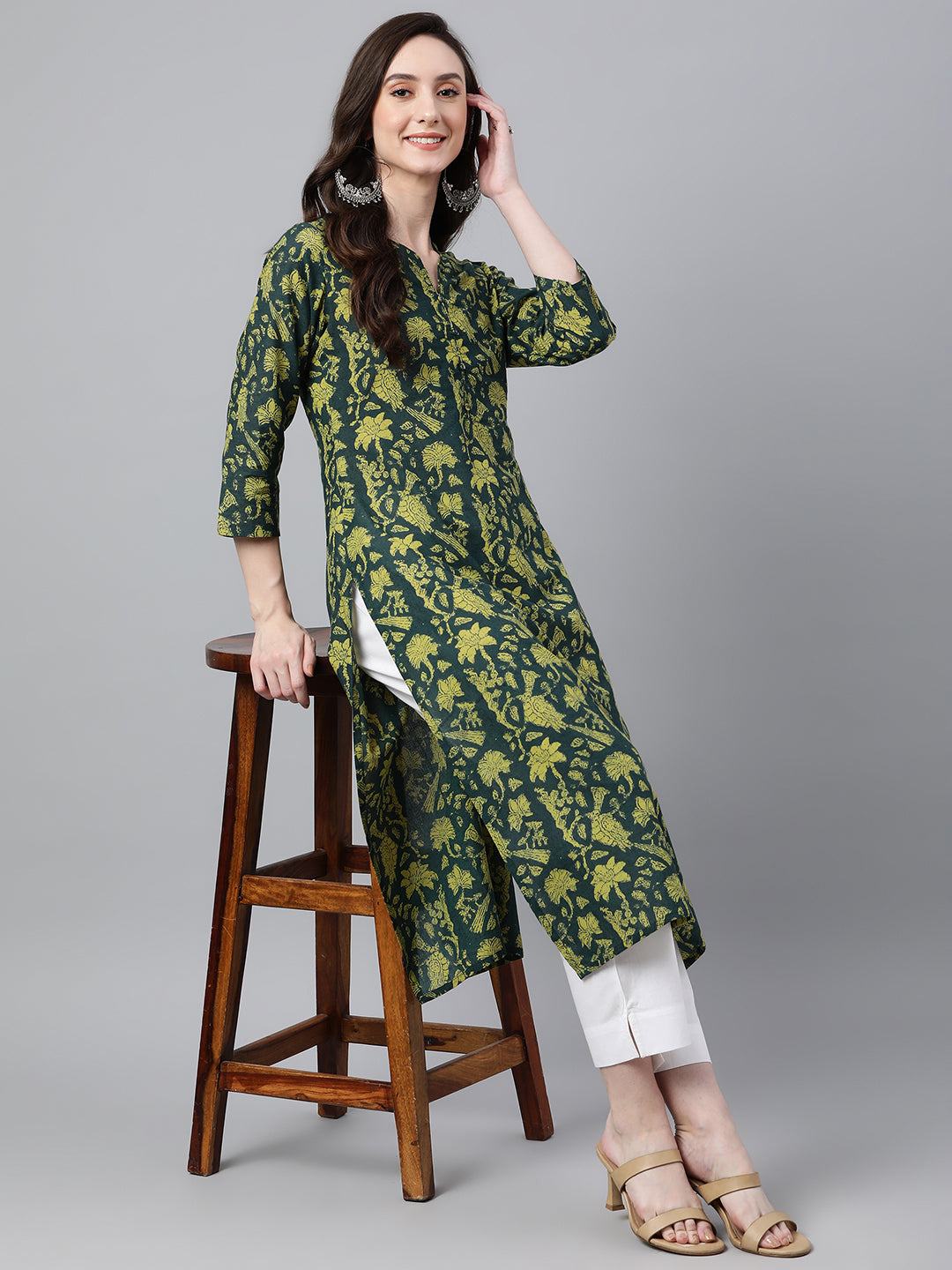 Indian Clothing Janasya Women's Dark Green Cotton Floral Printed Casual Straight Kurta | Swadesiicart