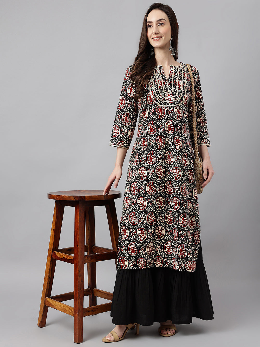 Janasya Women's Black Cotton Paisley Printed Casual Straight Kurta | Swadesiicart