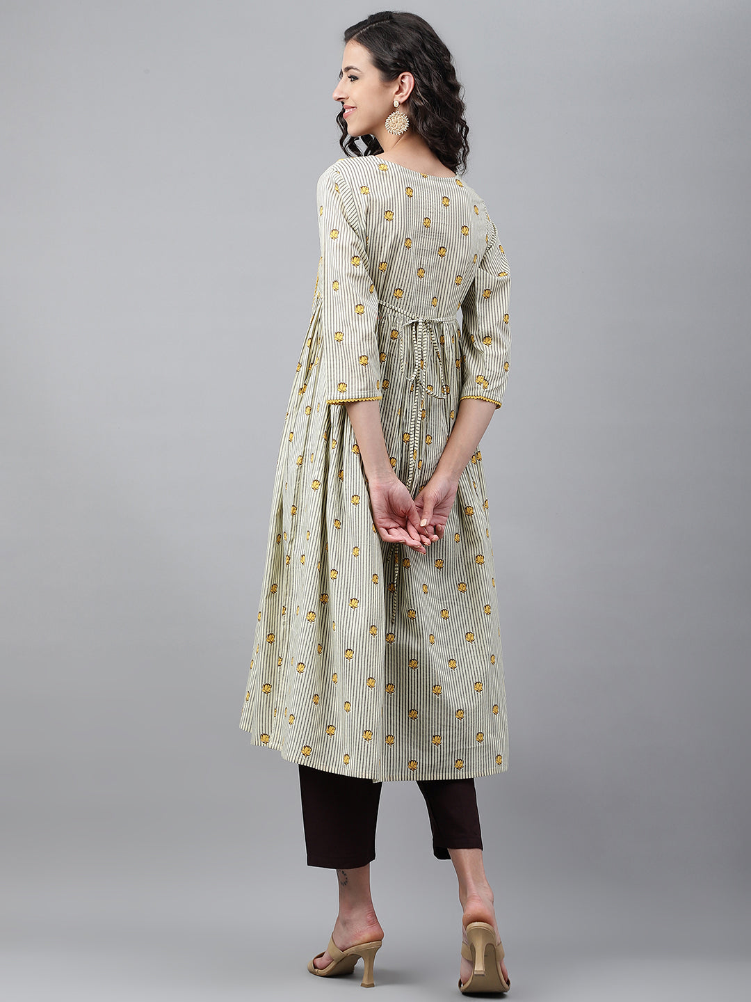 Janasya Women's Light Yellow Cotton Floral Printed Party Flared Kurta | Swadesiicart