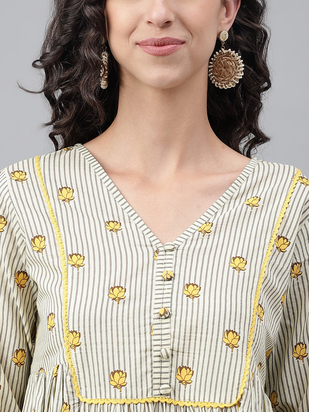 Janasya Women's Light Yellow Cotton Floral Printed Party Flared Kurta | Swadesiicart