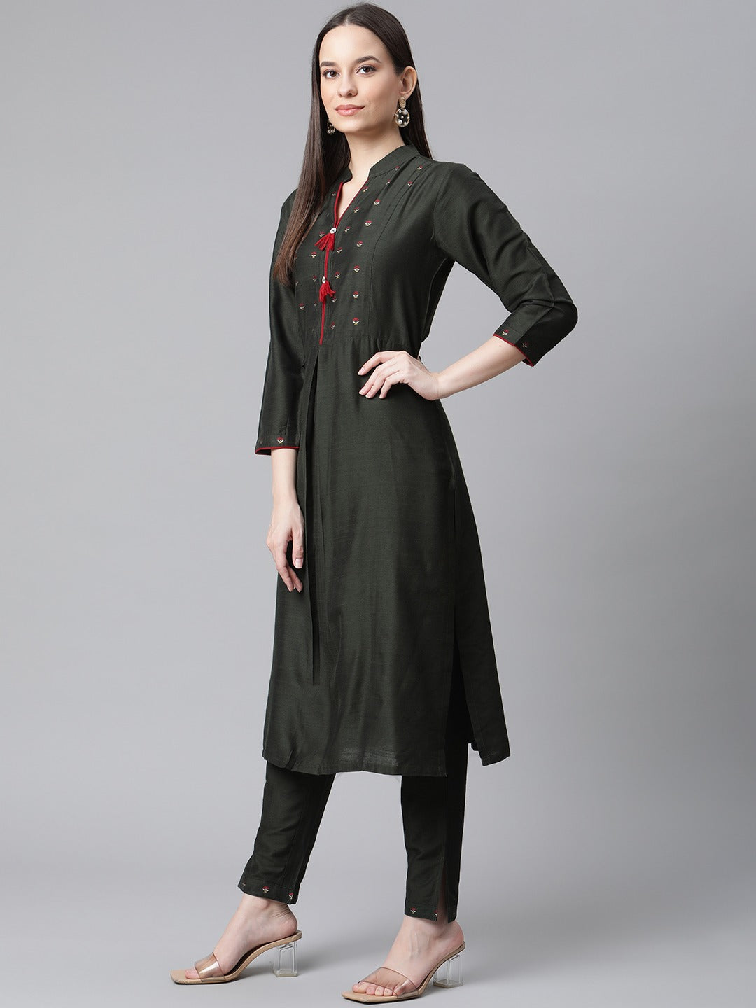 Jompers Women Green Regular Kurta with Trousers & With Dupatta (Green) | Swadesiicart