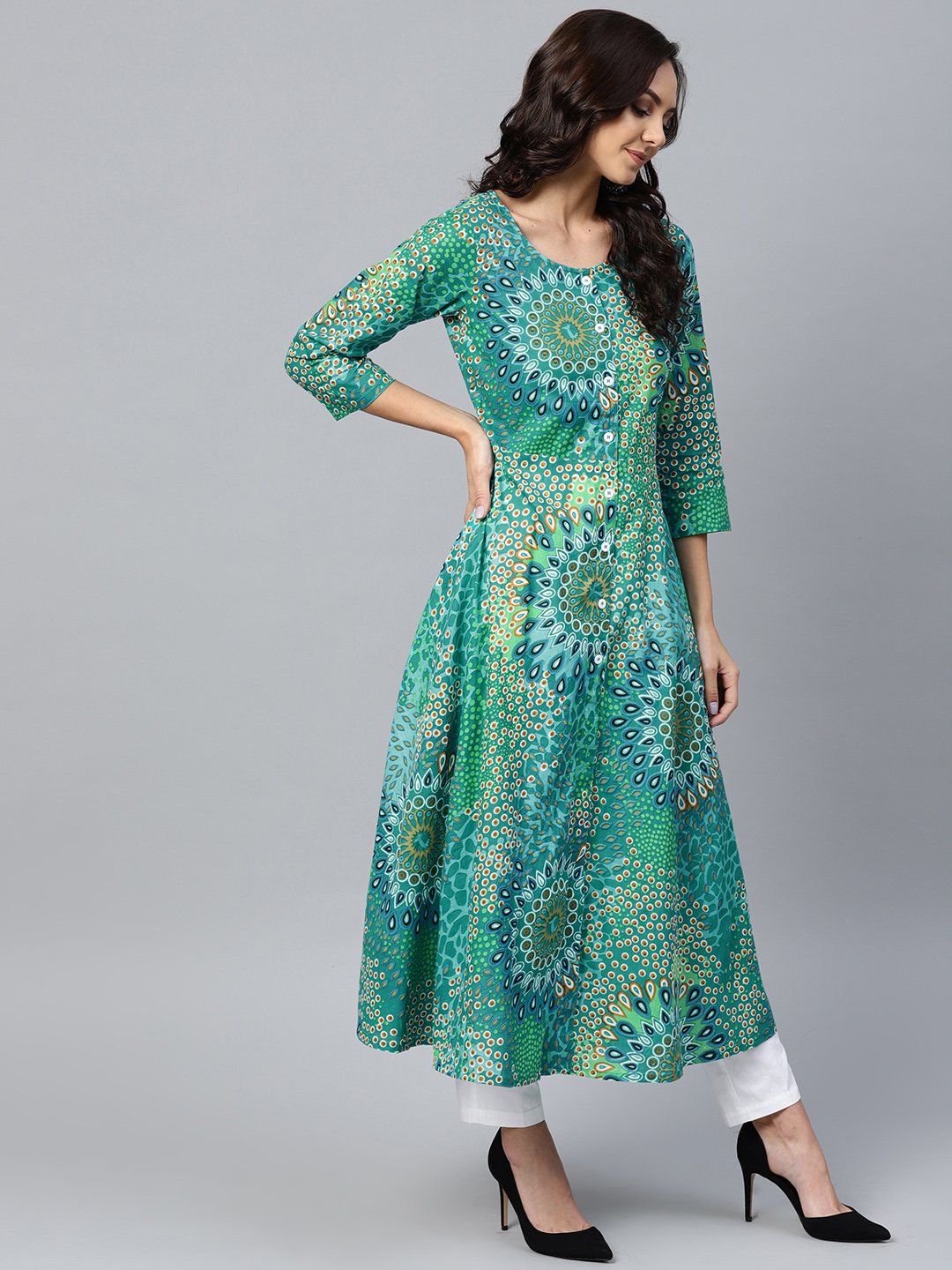Jompers Women Green & White Printed Flared Kurta - Swadesiicart