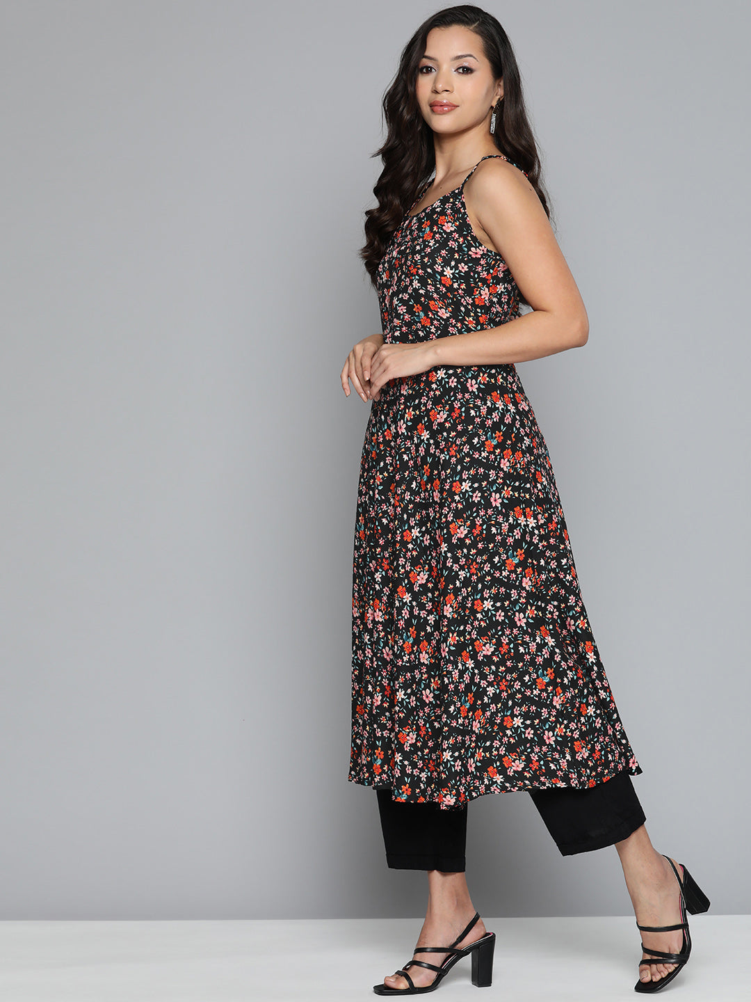Jompers Women's Floral Printed Floral Georgette Kurta - Black - Swadesiicart