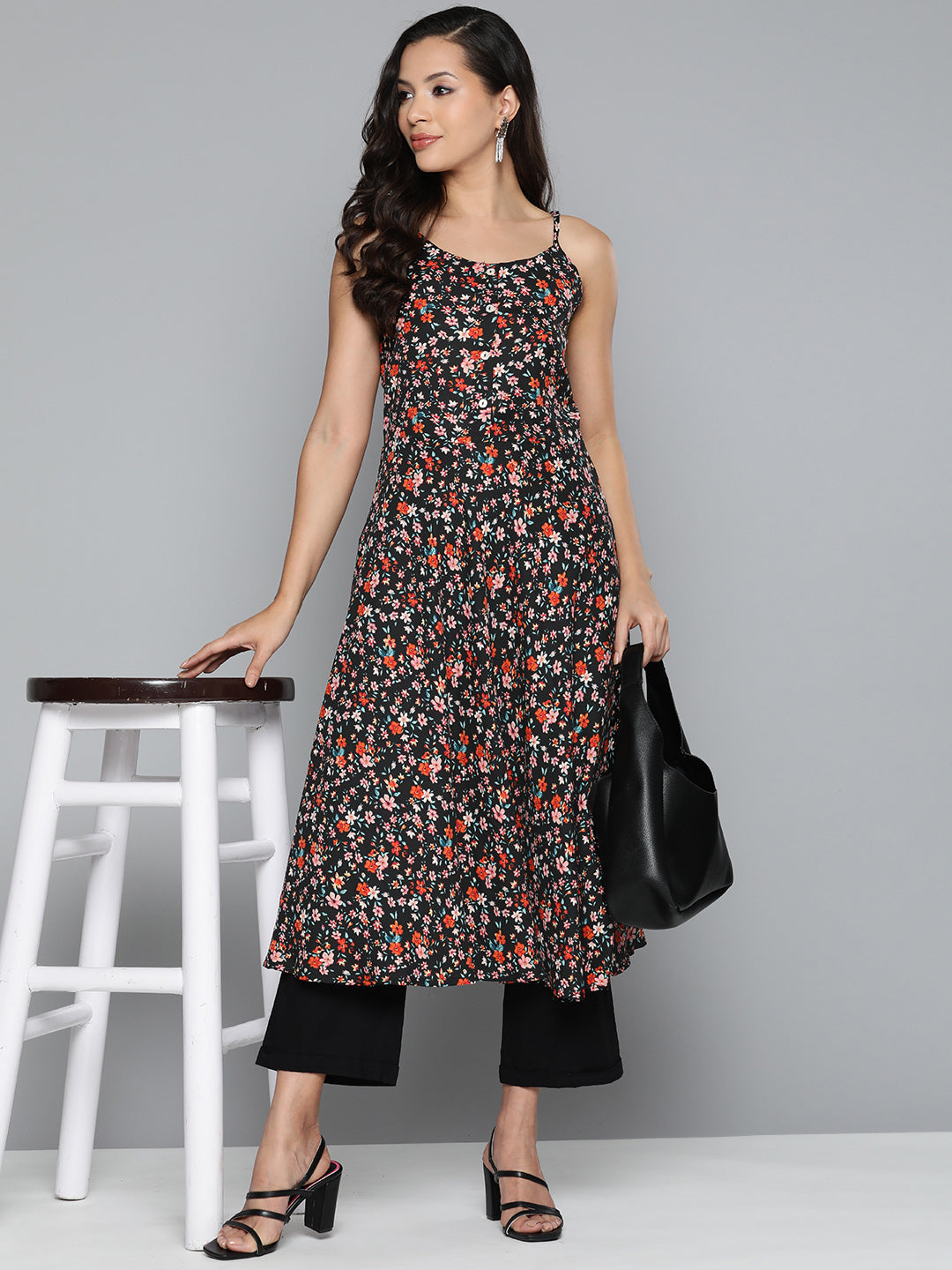 Jompers Women's Floral Printed Floral Georgette Kurta - Black - Swadesiicart