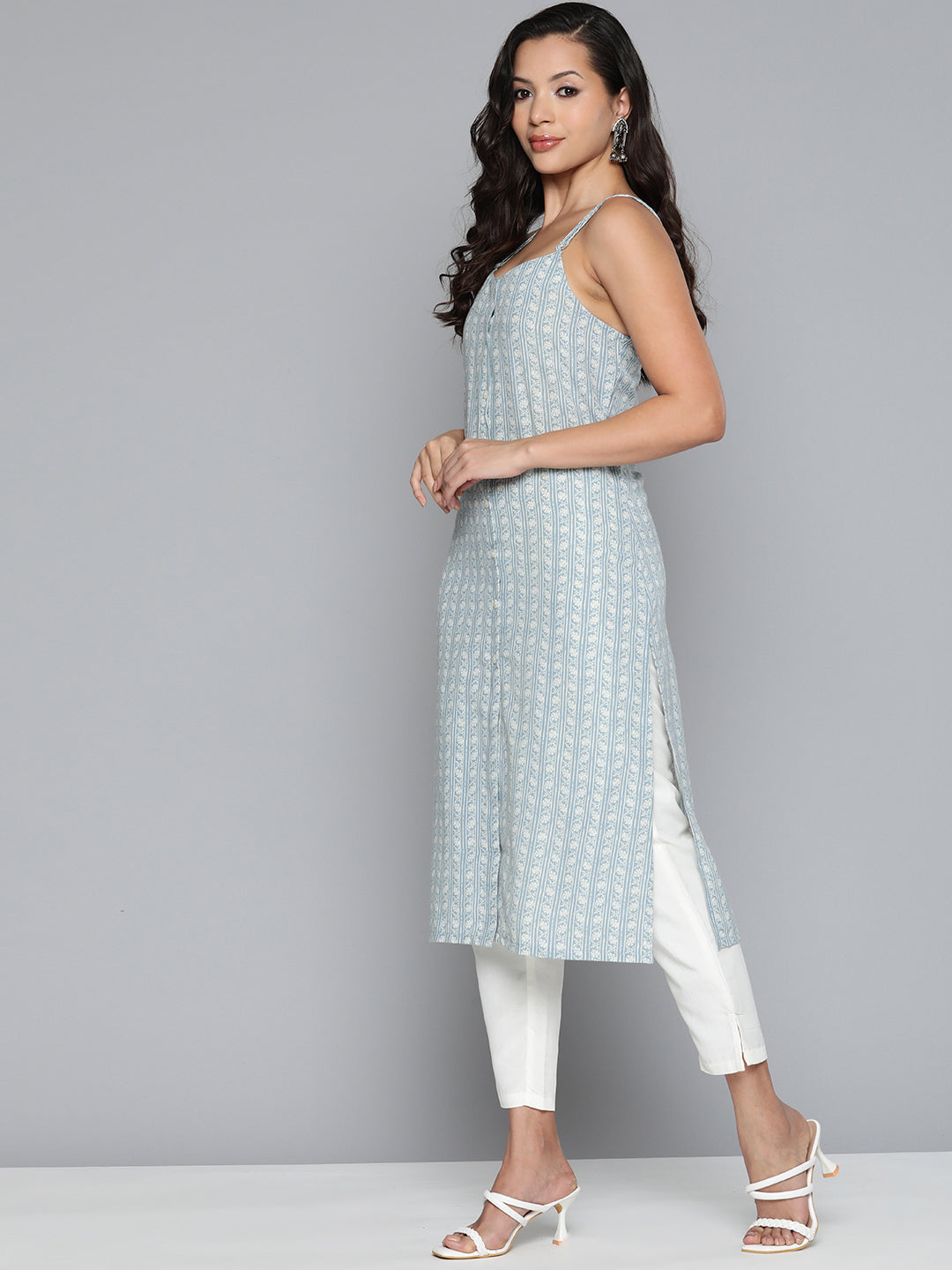 Jompers Women's Floral Printed Blue Kurta - Blue - Swadesiicart