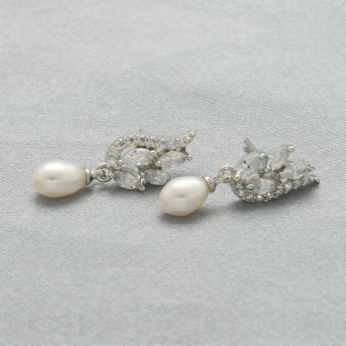 J Pearls Hansa Pearl Earrings Pack 2 - Swadesiicart